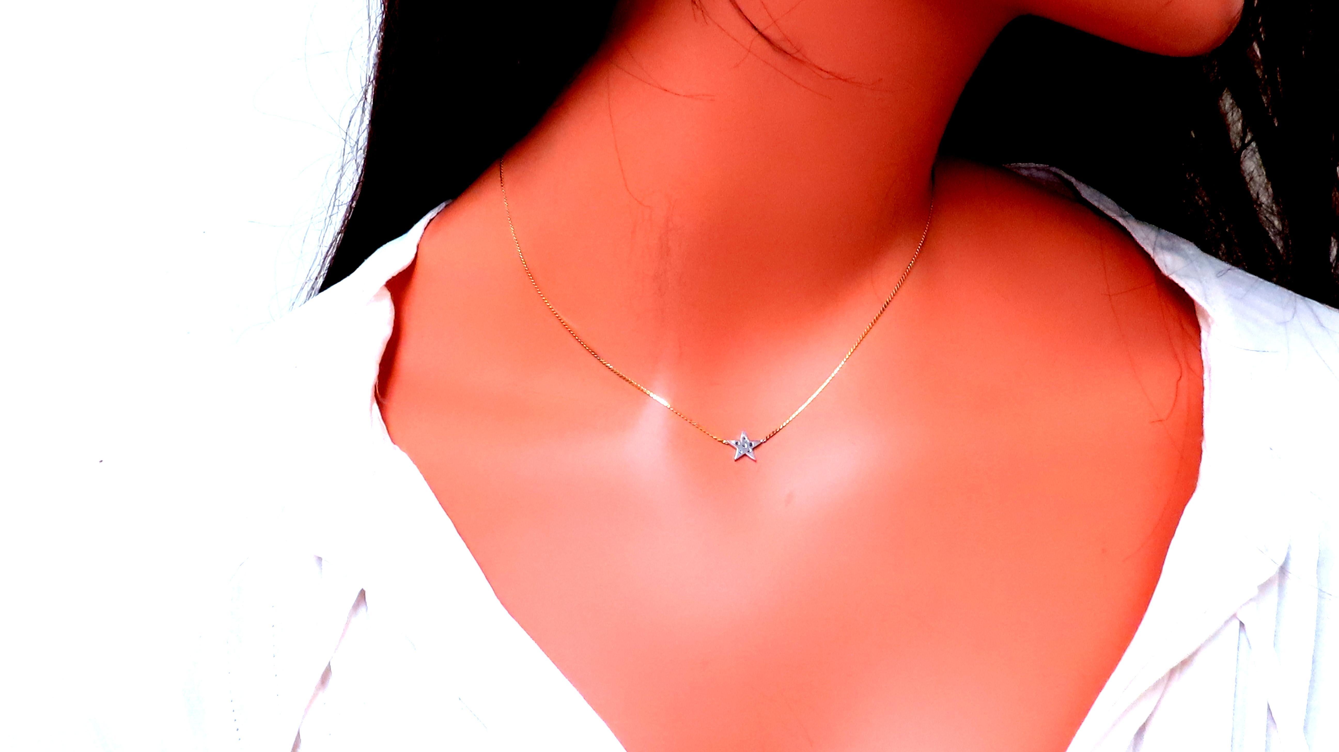 .05ct. Collar Petite Star de diamantes naturales Oro de 14 kt 12406 Contemporáneo en venta