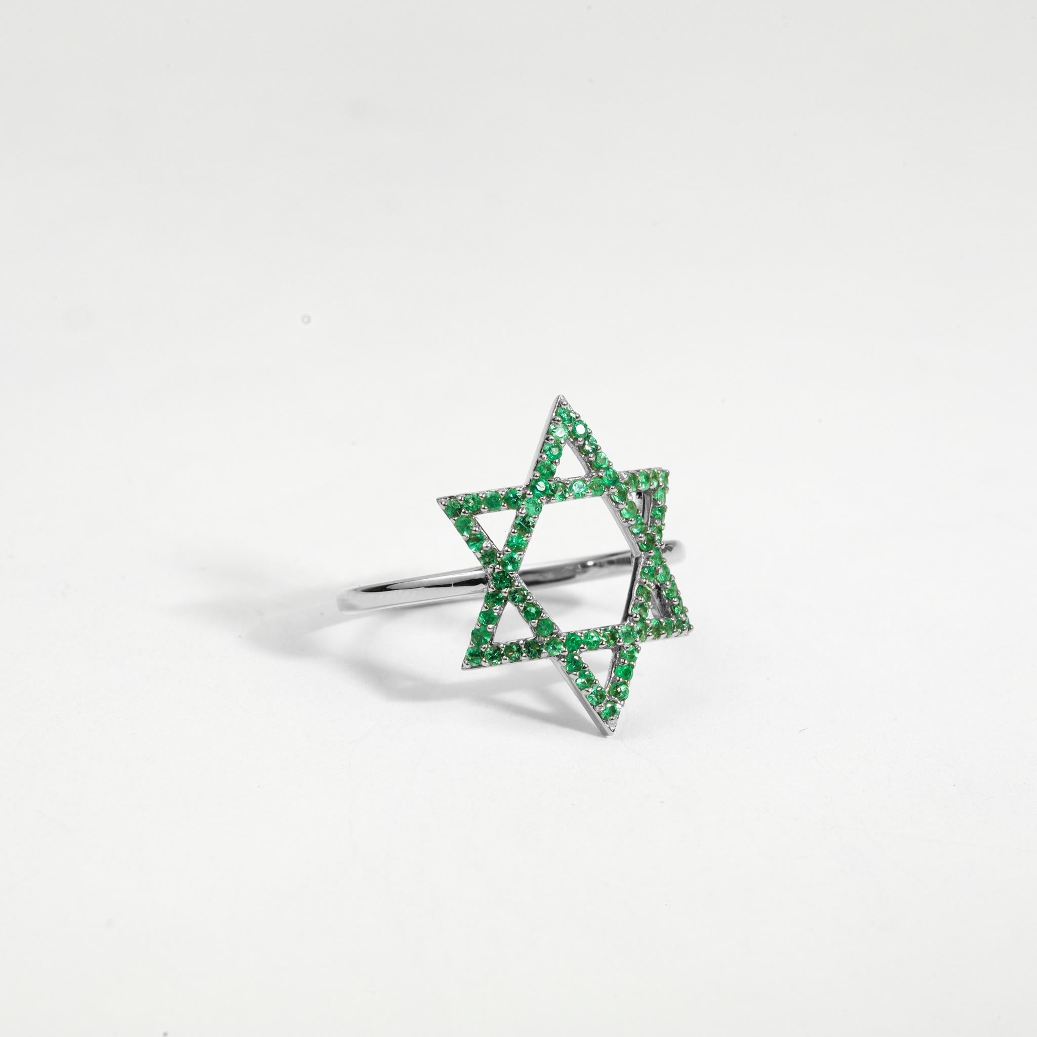 0,5 ct Esmeralda natural talla redonda Anillo de estrella para todos los días en oro blanco de 18 quilates Art Decó en venta