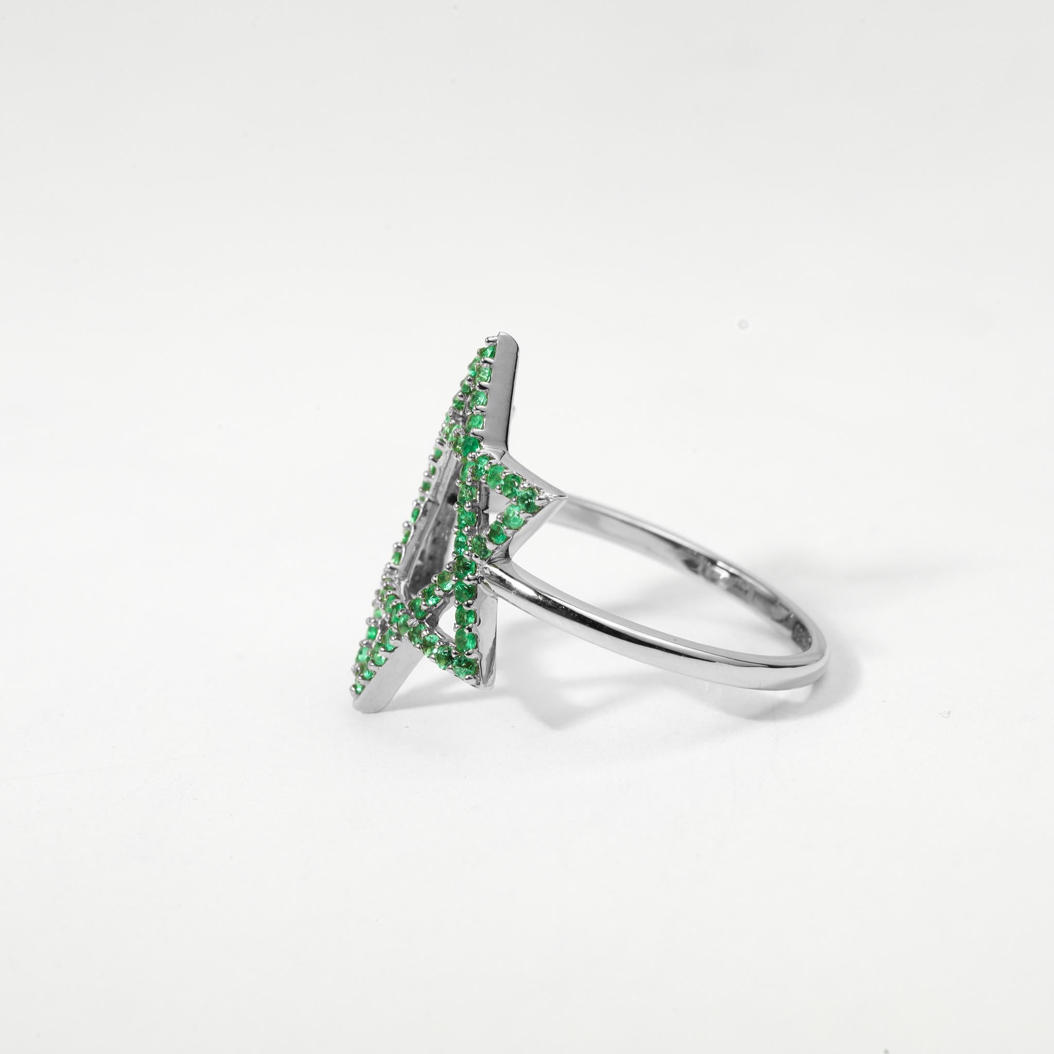 0,5 ct Esmeralda natural talla redonda Anillo de estrella para todos los días en oro blanco de 18 quilates Corte redondo en venta