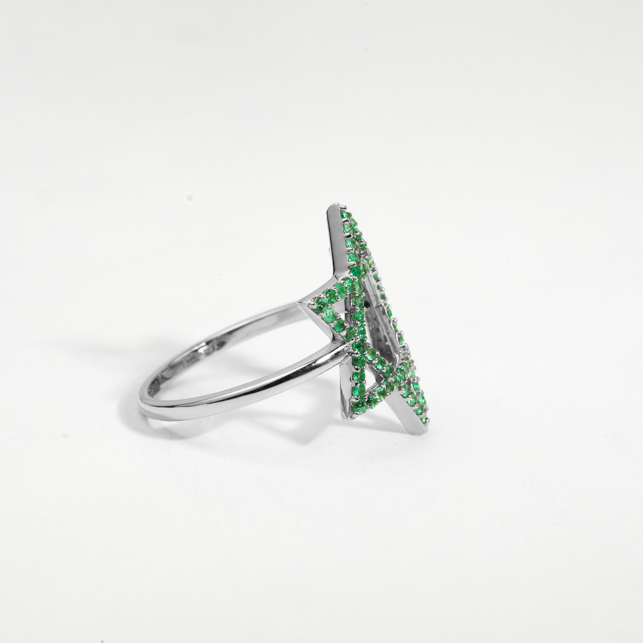 0,5 ct Esmeralda natural talla redonda Anillo de estrella para todos los días en oro blanco de 18 quilates en Nuevo estado para la venta en Jaipur, RJ