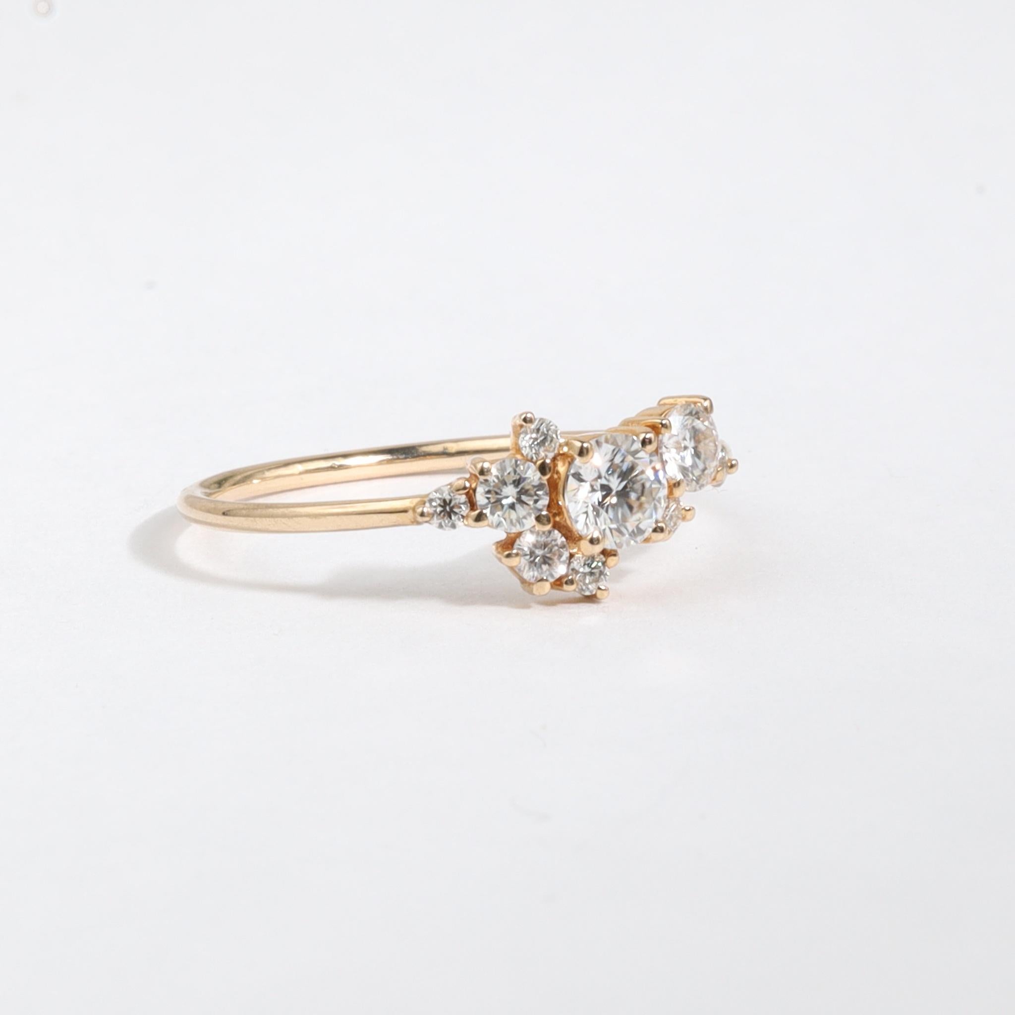 Anillo de compromiso con racimo de diamantes redondos-C naturales de 0,5 quilates en oro blanco de 18 quilates en venta 2