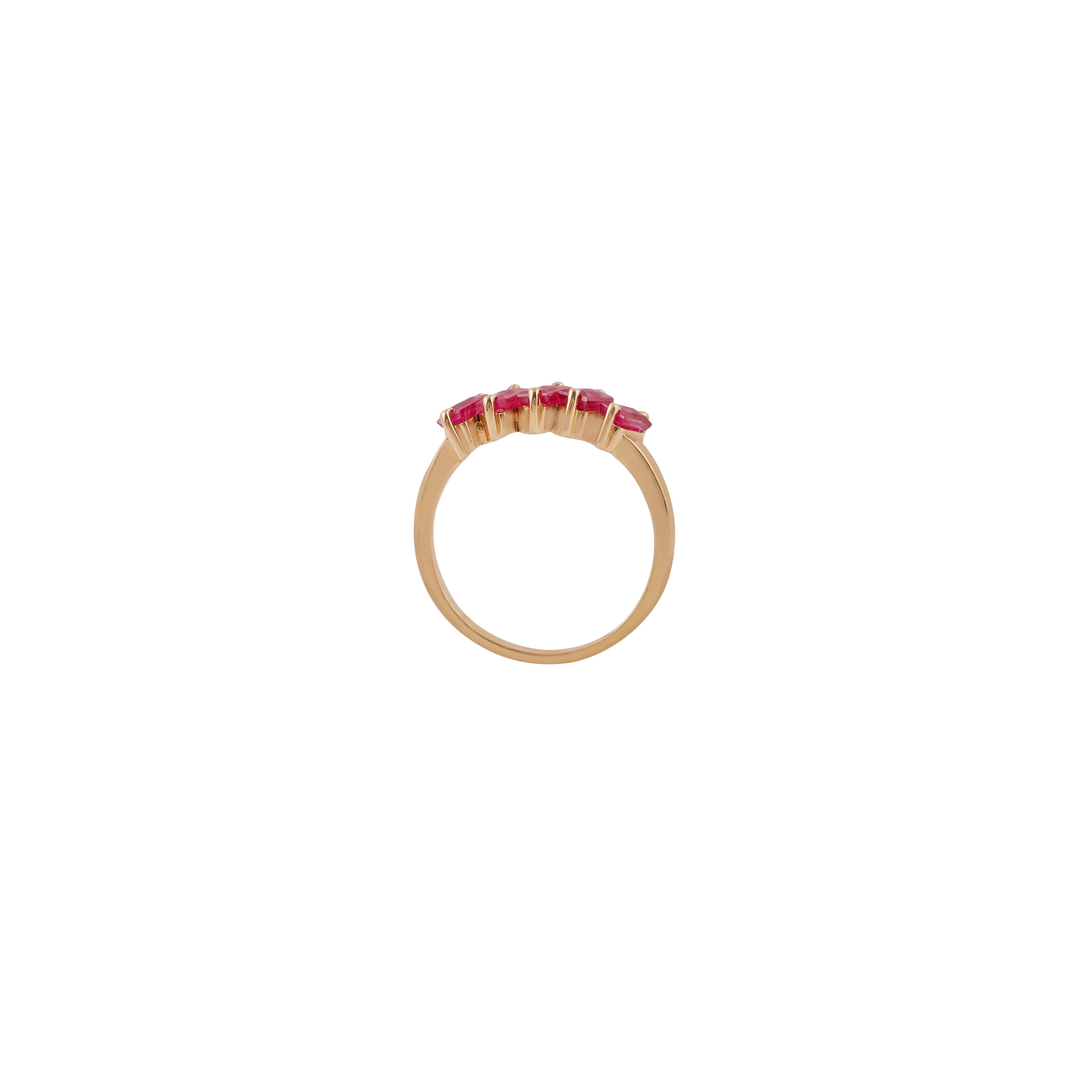 0.6 Carat Clear Ruby Half  Band in 18k Gold In New Condition For Sale In Jaipur, Rajasthan