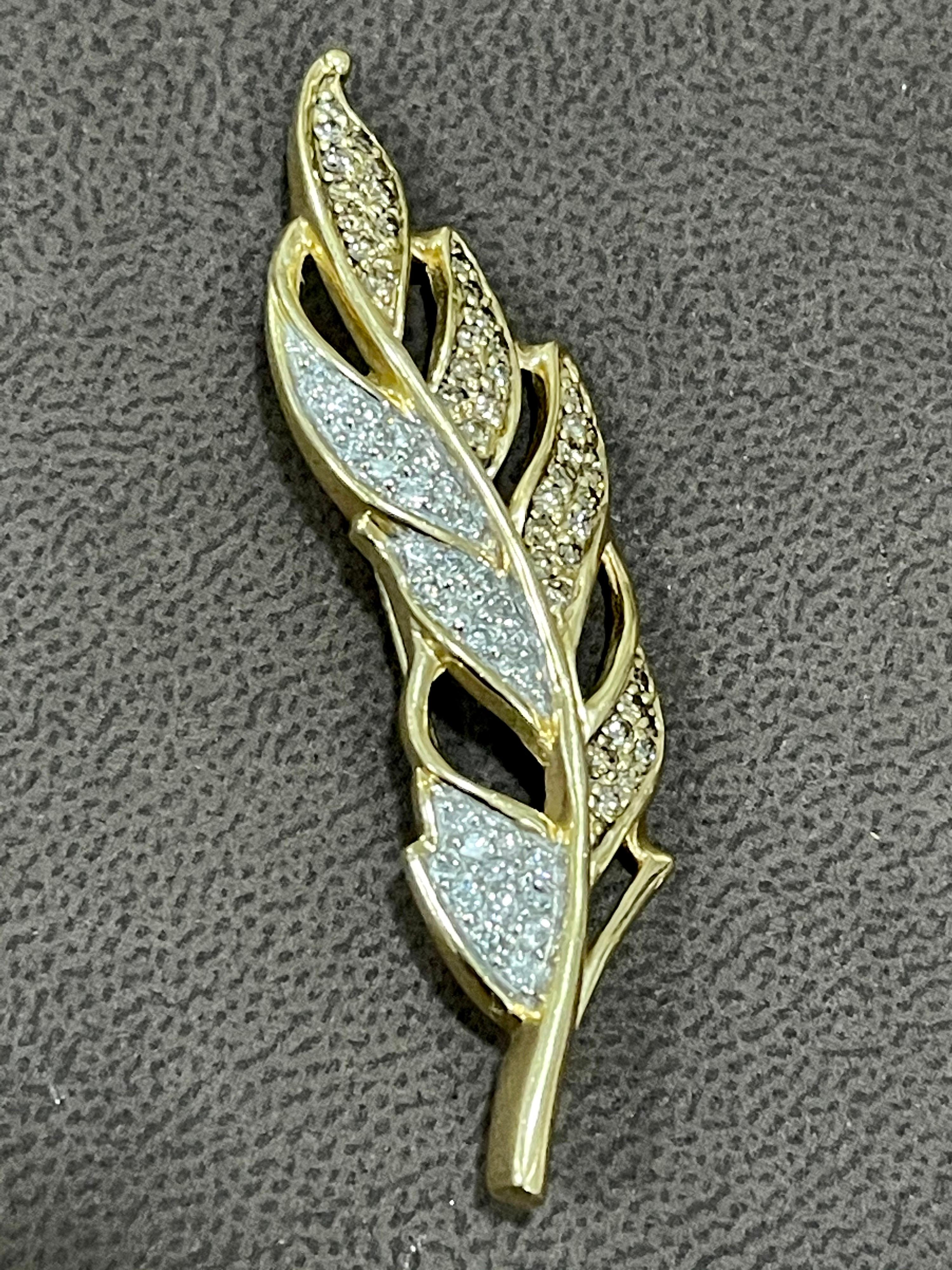 0.6 Carat Leaf Shaped Diamond 14 Karat Gold Pin or Brooch Affordable, Estate For Sale 1