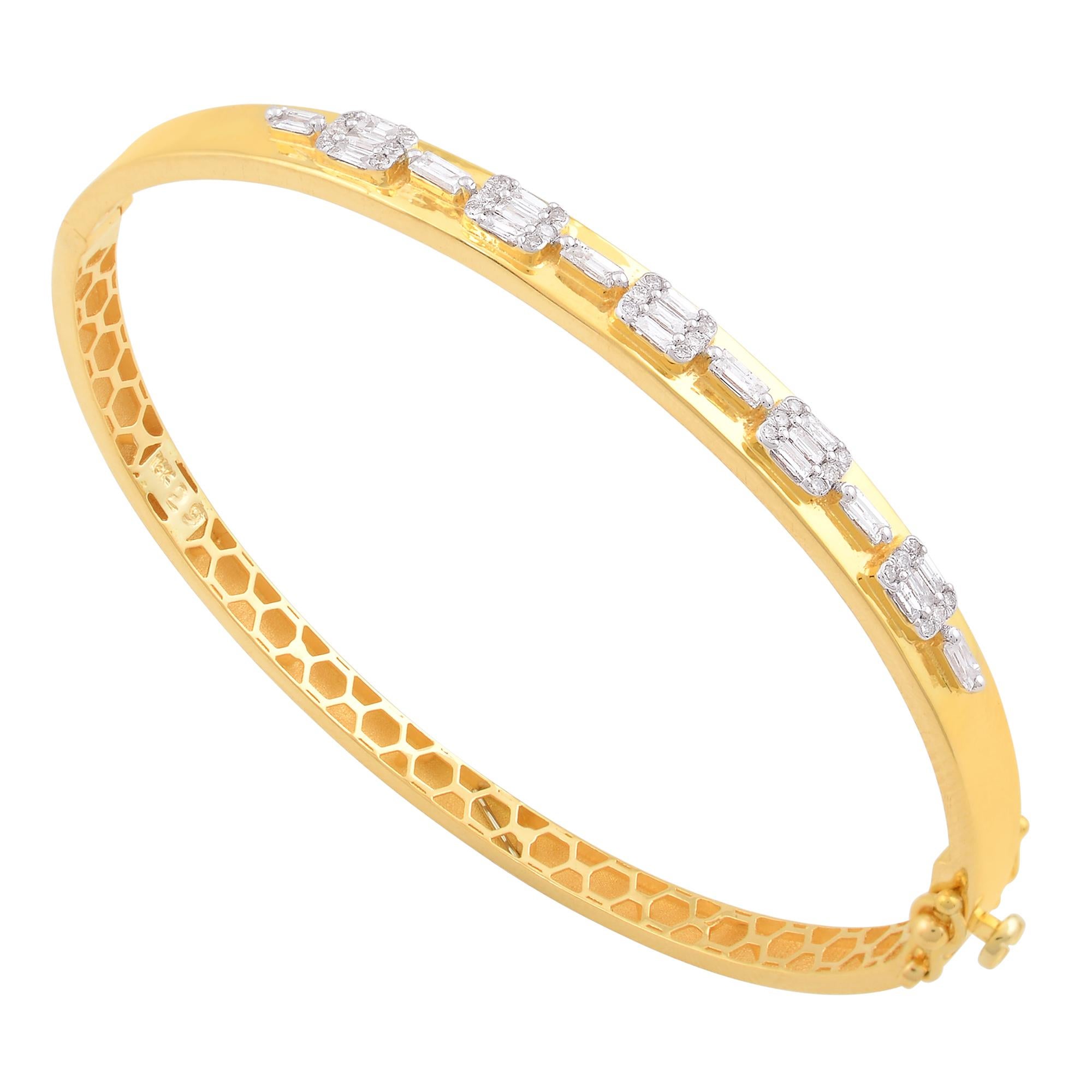 Modern 0.6 Ct SI Clarity HI Color Baguette Diamond Bangle Bracelet 14 Karat Yellow Gold For Sale