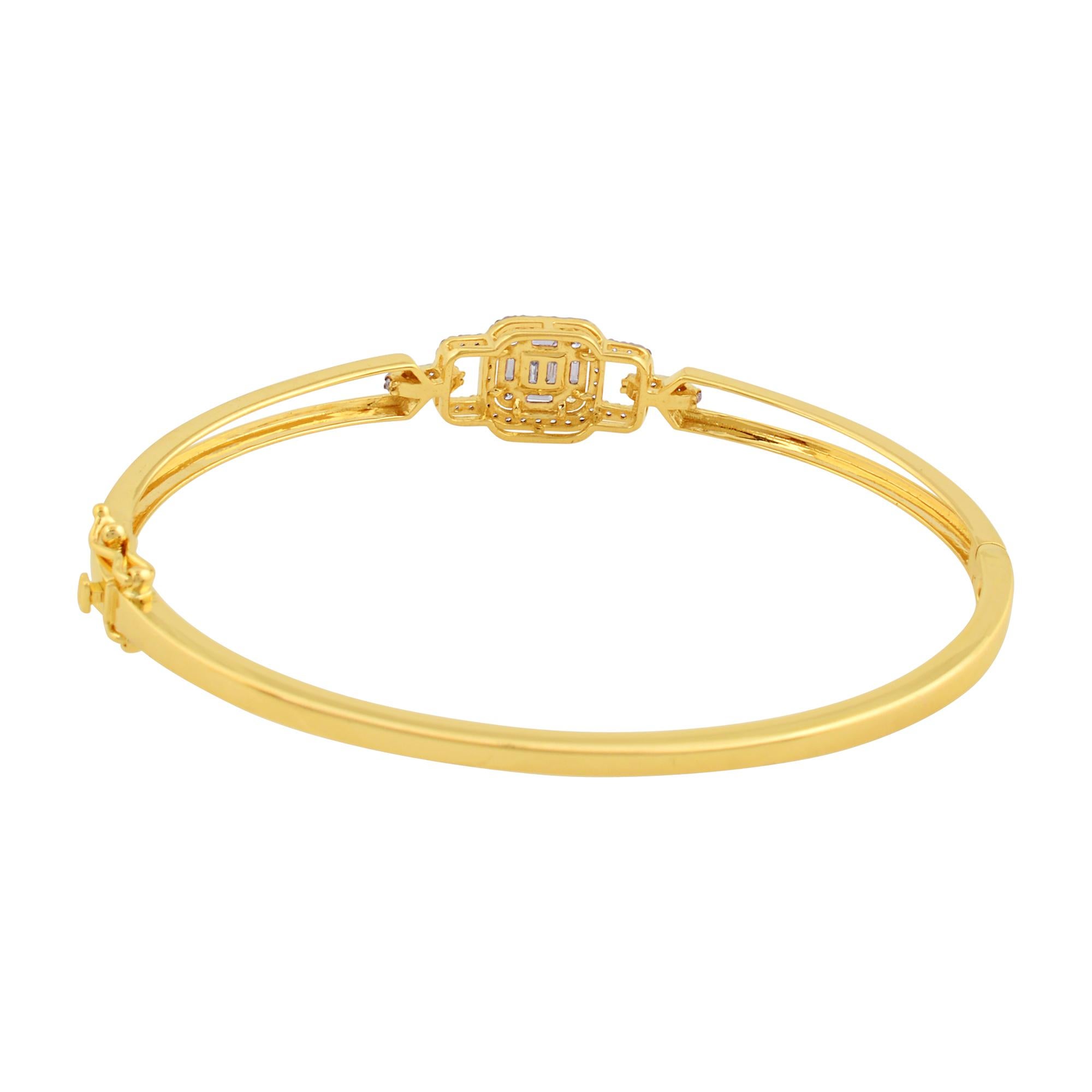 Modern 0.6 Ct SI Clarity HI Color Baguette Diamond Bangle Bracelet 18 Karat Yellow Gold For Sale