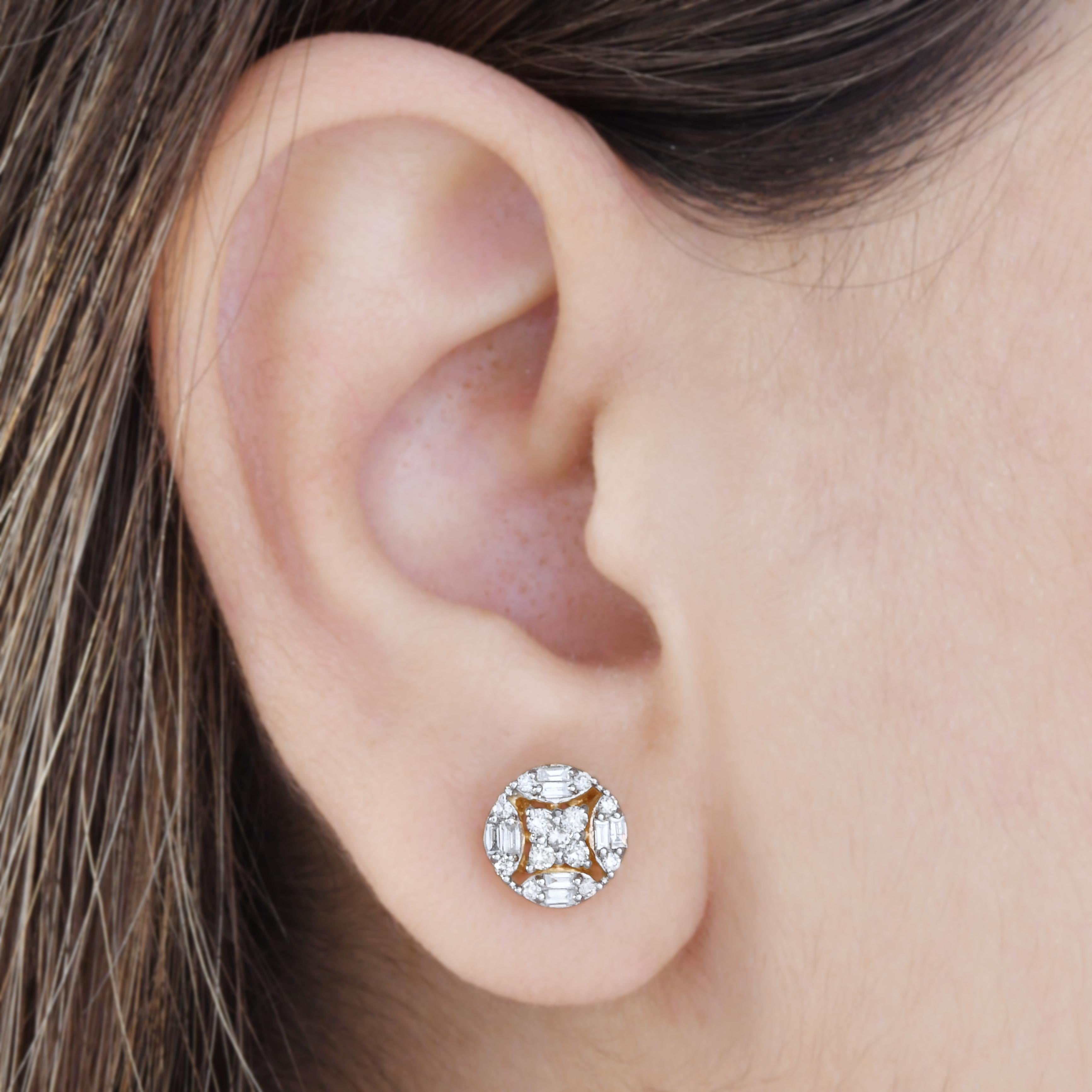 Modern 0.60 Carat Baguette & Round Diamond Stud Earrings 18 Karat Yellow Gold Jewelry For Sale