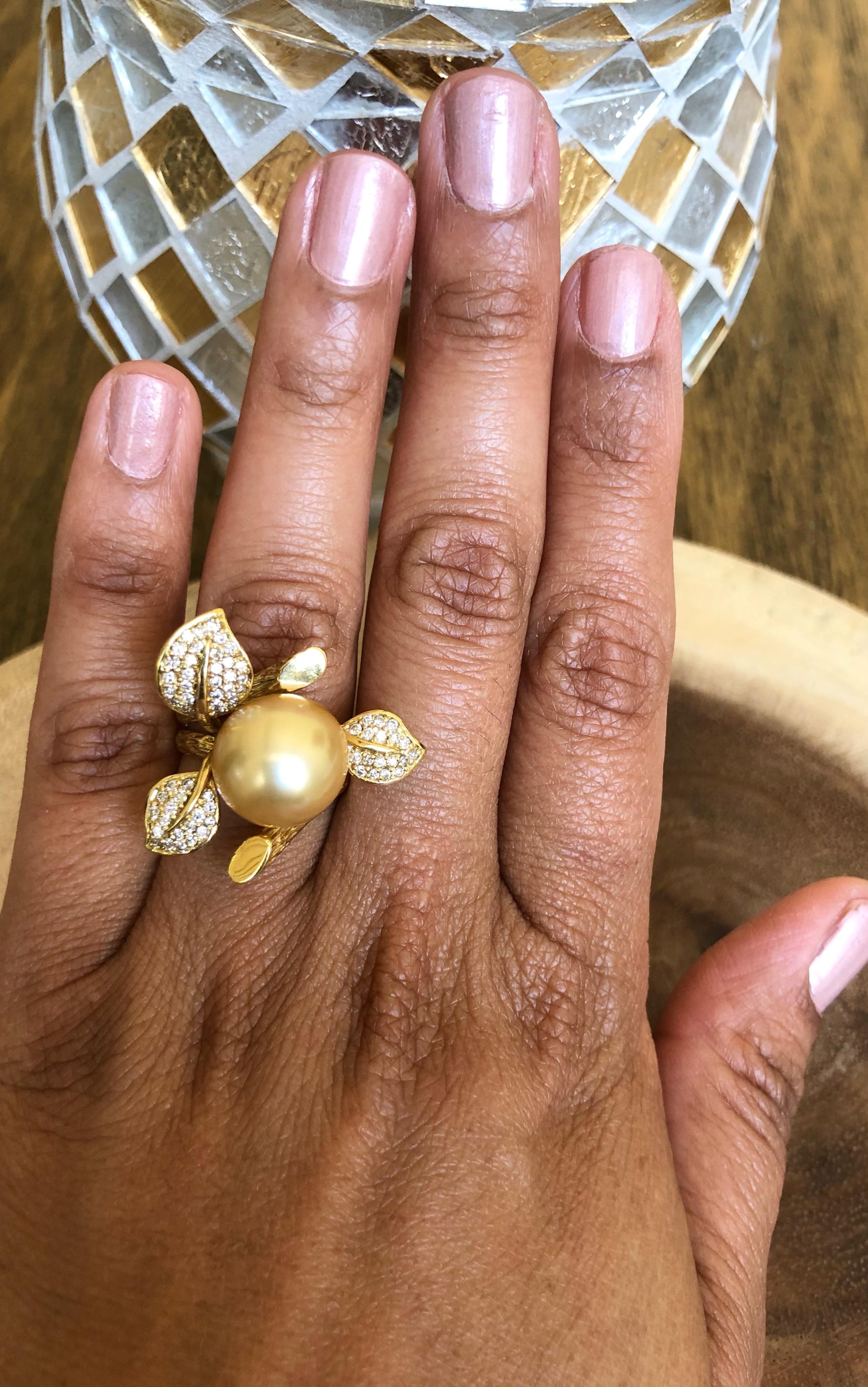 South Sea Gold Pearl Diamond Yellow Gold Statement Ring In New Condition For Sale In Los Angeles, CA