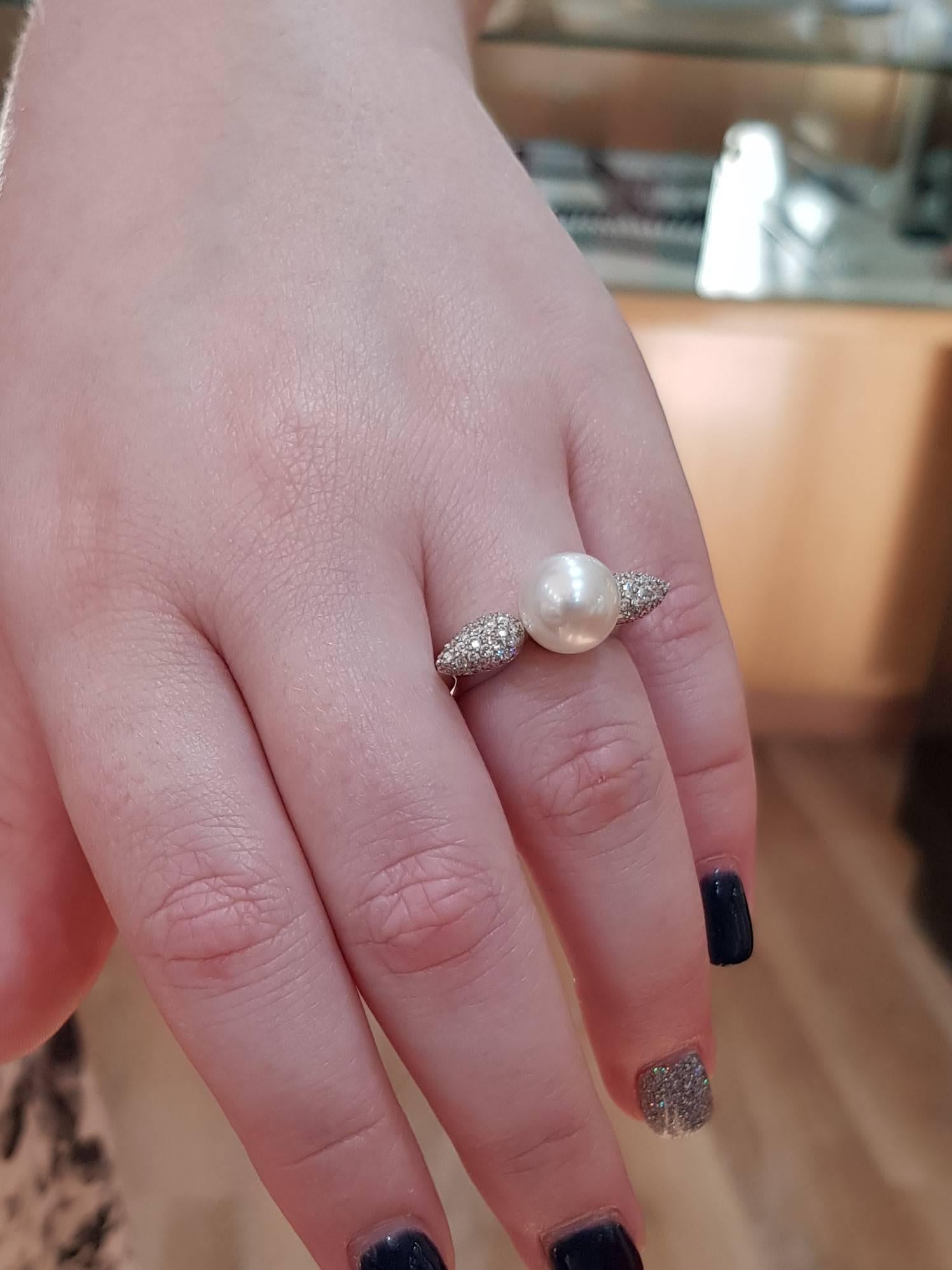0.60 Carat Diamonds South Sea Round White Pearl Cocktail Ring In New Condition For Sale In Broome, Western Australia