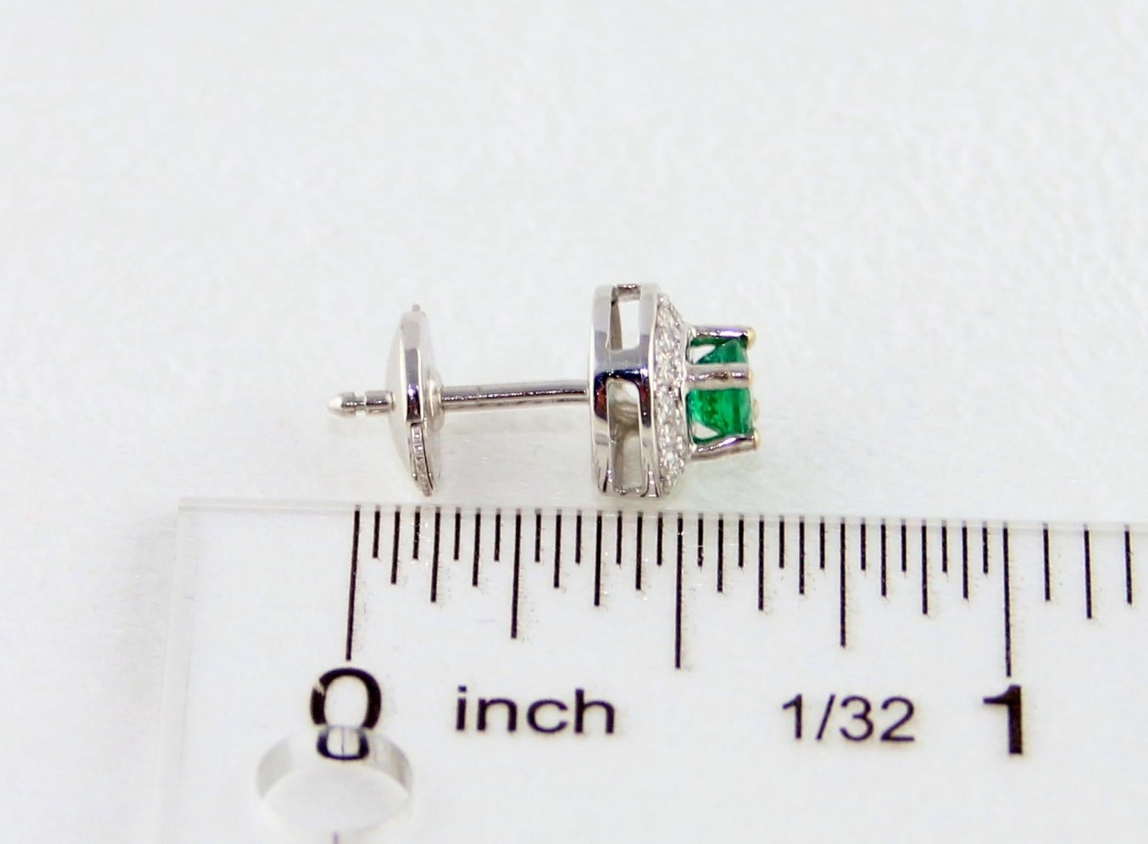Orecchini con diamante smeraldo in oro da 0,60 carati in vendita 2
