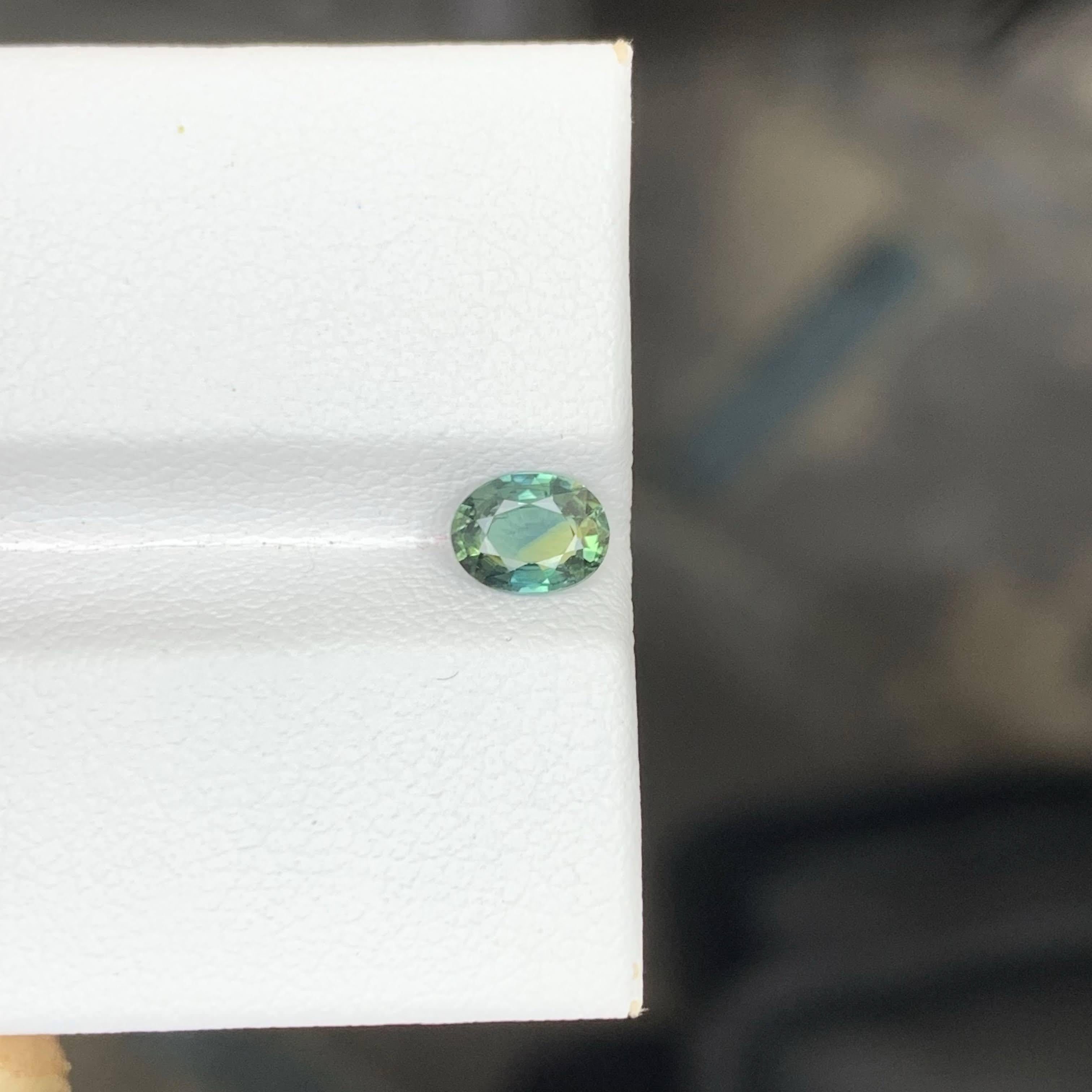 0.60 Carat Natural Loose Bicolor Parti Sapphire Stone Oval Sri Lankan Gemstone Unisexe en vente