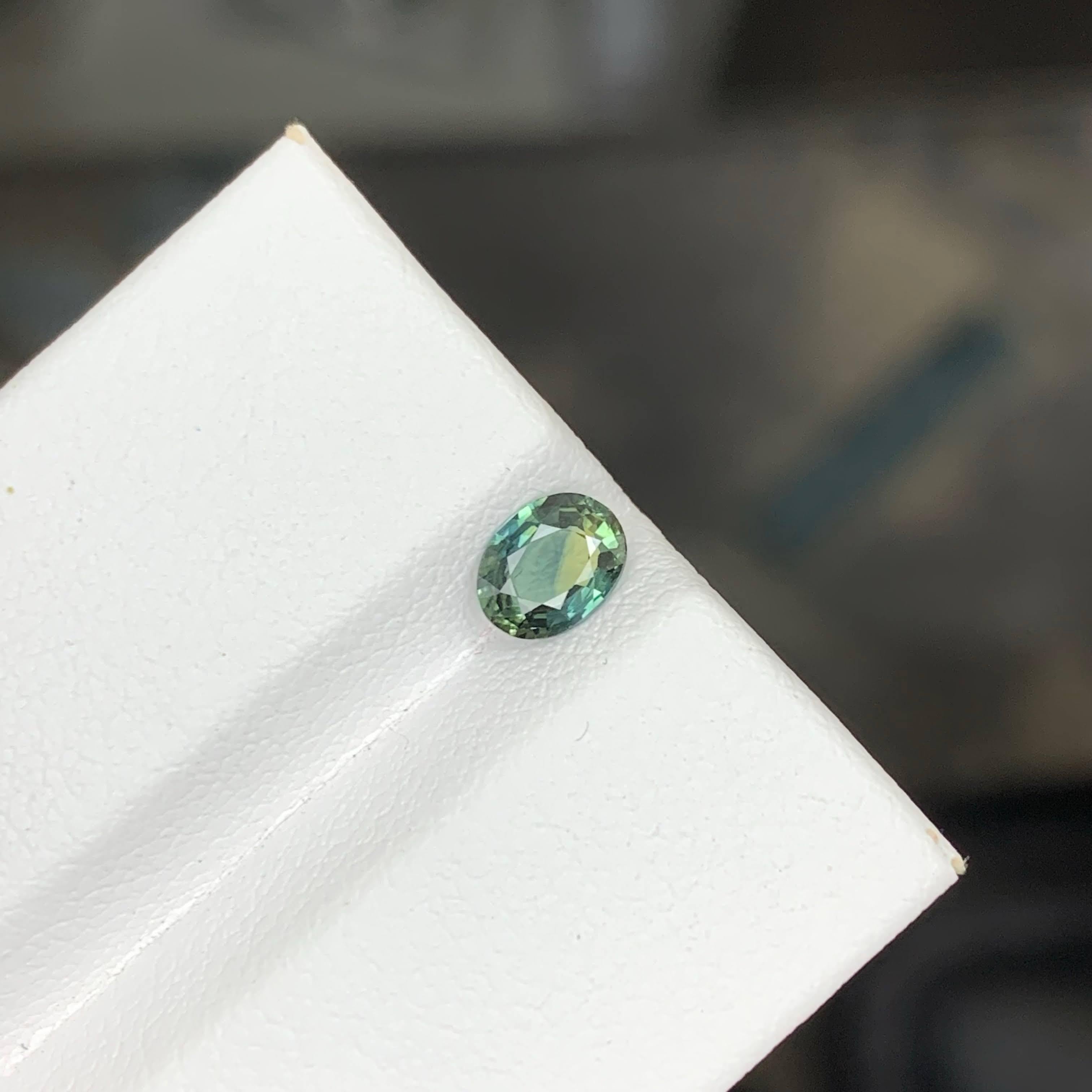 0.60 Carat Natural Loose Bicolor Parti Sapphire Stone Oval Sri Lankan Gemstone en vente 1