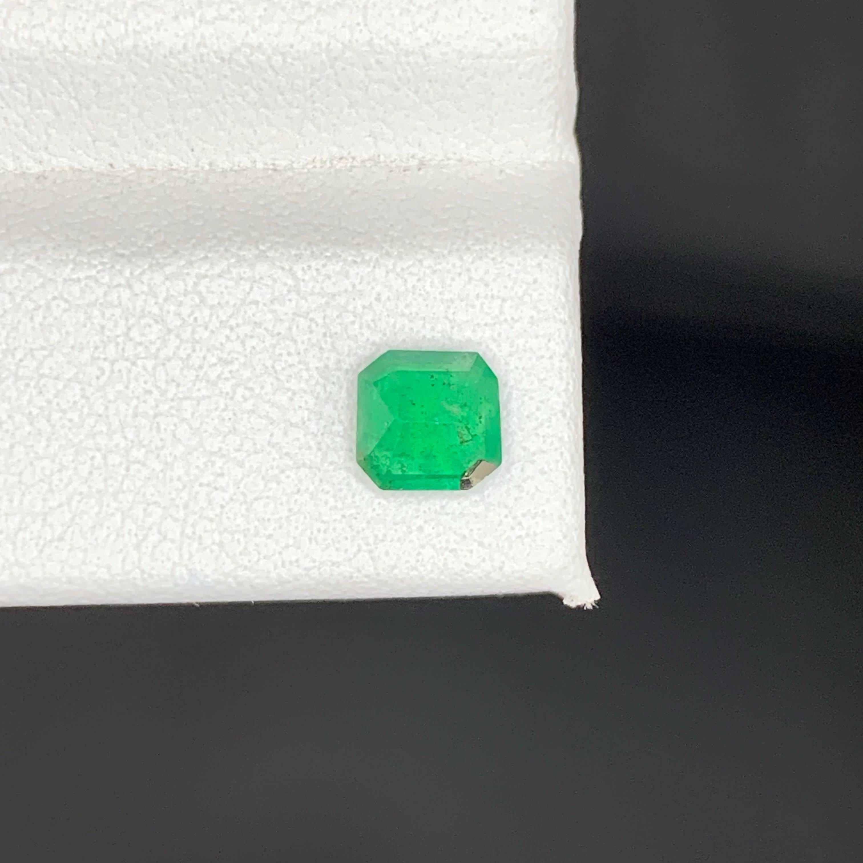 0.60 Carat Natural Loose Green Emerald Stone Asscher Cut Pakistani Gemstone (pierre précieuse pakistanaise) en vente 4