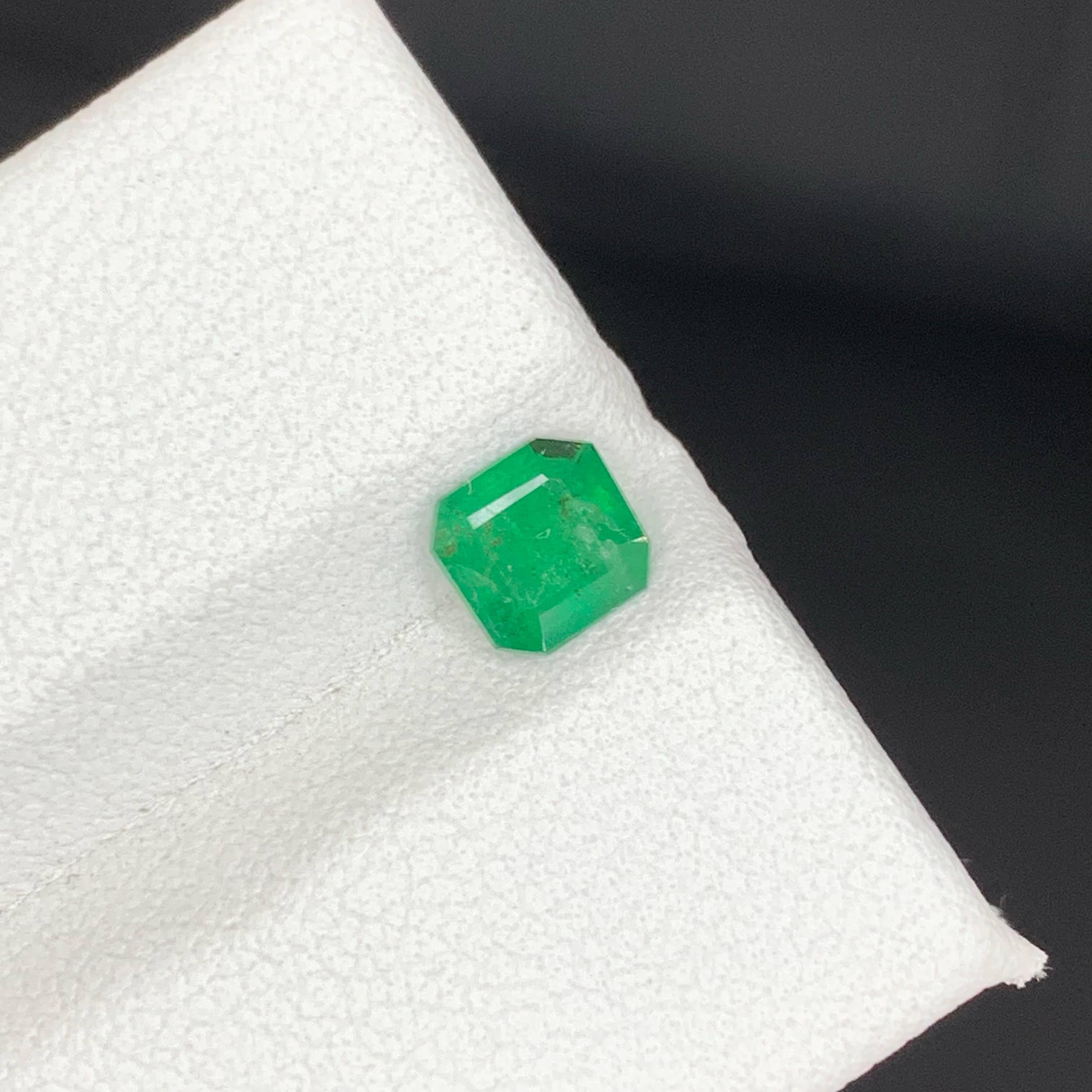 0.60 Carat Natural Loose Green Emerald Stone Asscher Cut Pakistani Gemstone (pierre précieuse pakistanaise) Neuf - En vente à Bangkok, TH