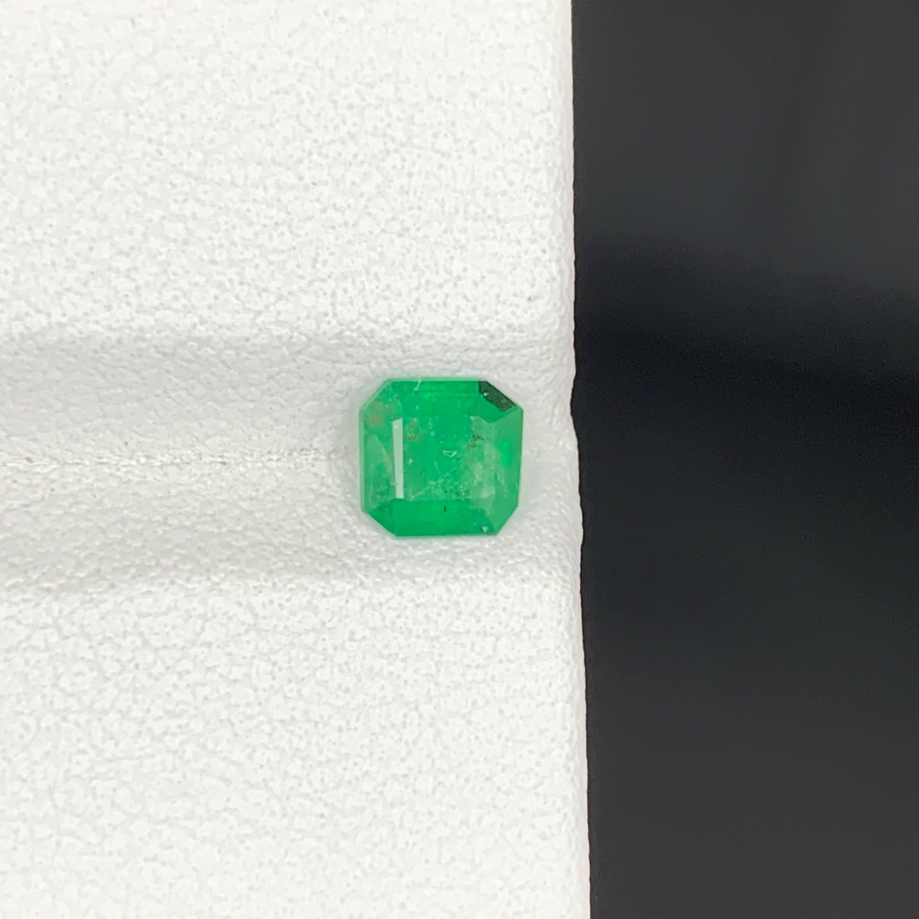 0.60 Carat Natural Loose Green Emerald Stone Asscher Cut Pakistani Gemstone (pierre précieuse pakistanaise) en vente 1