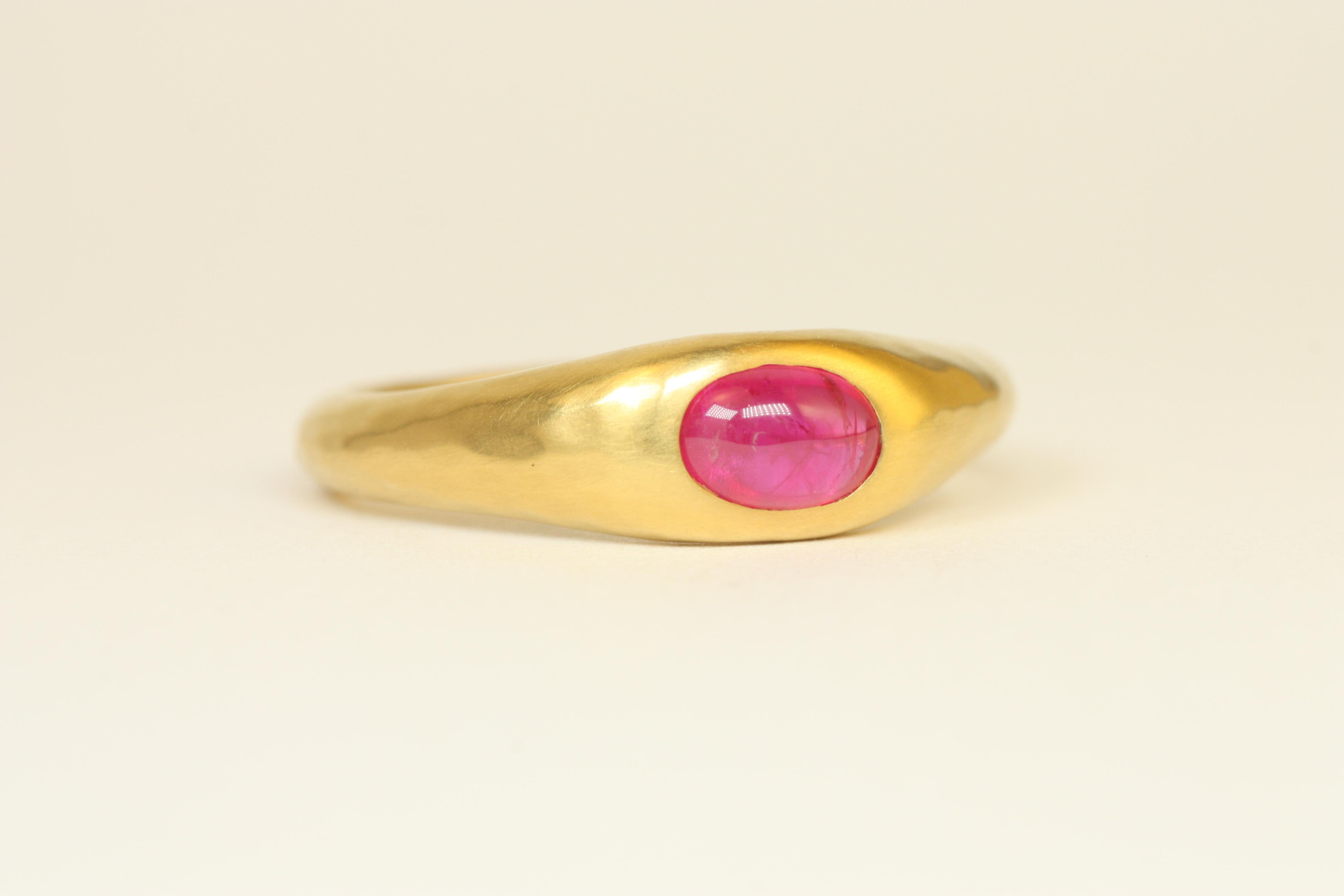 0.60 Carat Oval Cabochon Cut Ruby 22K Yellow Gold Gypsy Ring Handmade For Sale 1