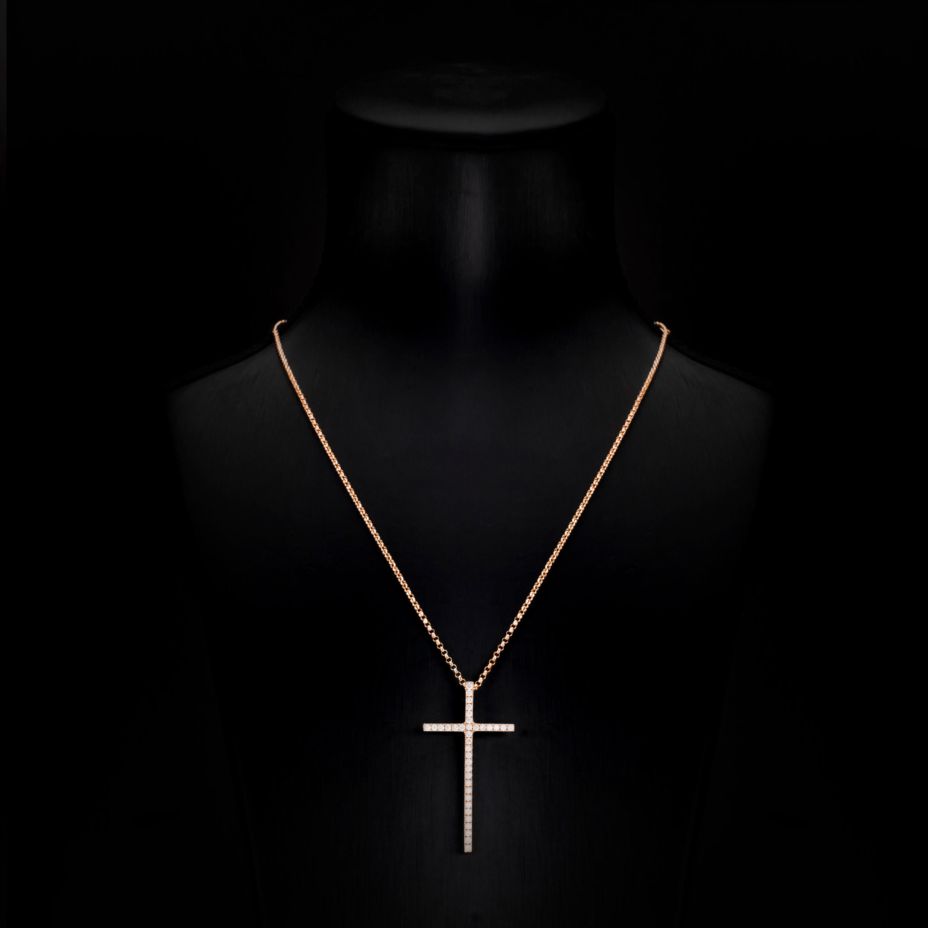Contemporary 0.60 Carat Round Brilliant Cut Diamond 18 Karat Rose Gold Cross Pendant Necklace For Sale