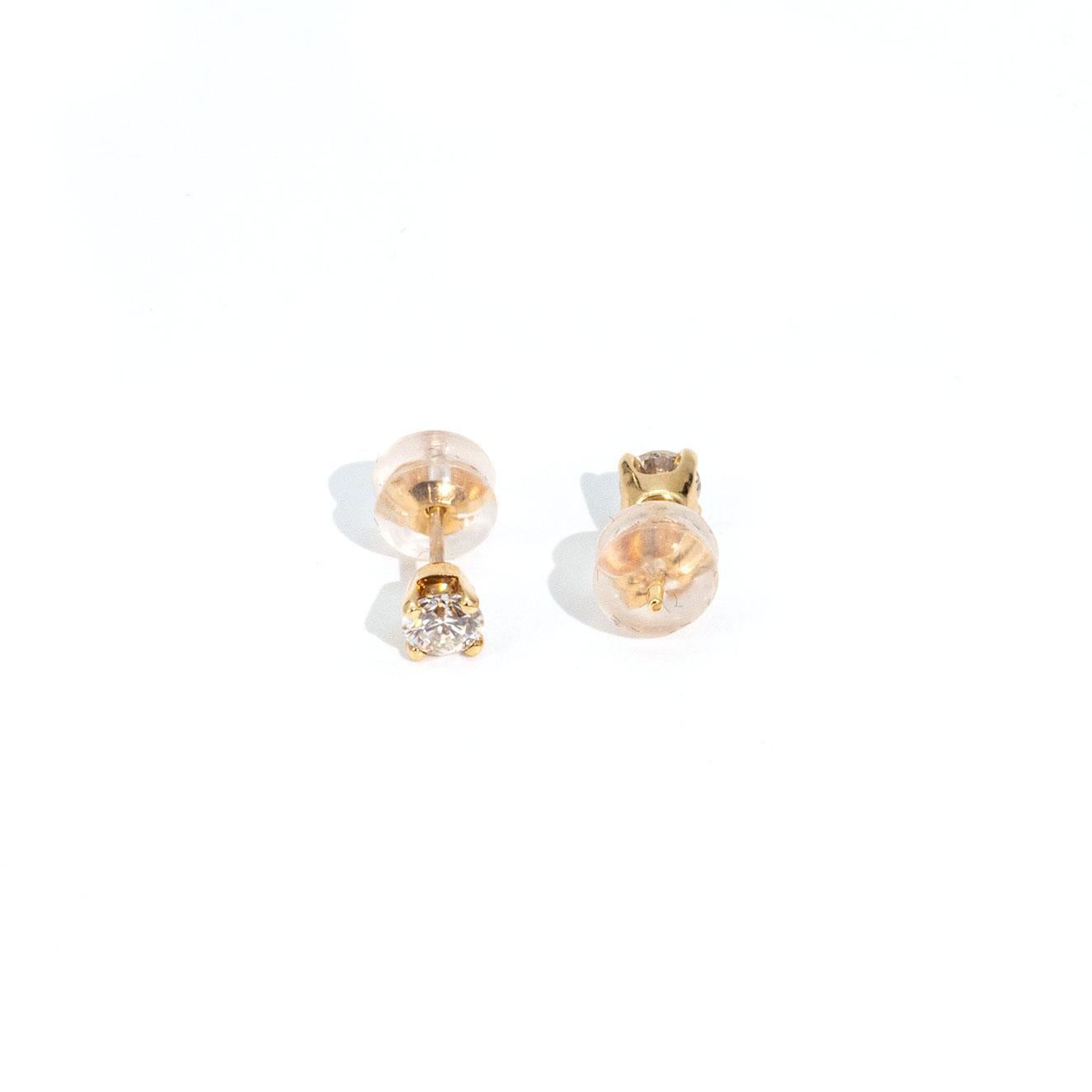 9 carat white gold brilliant cut stud earrings