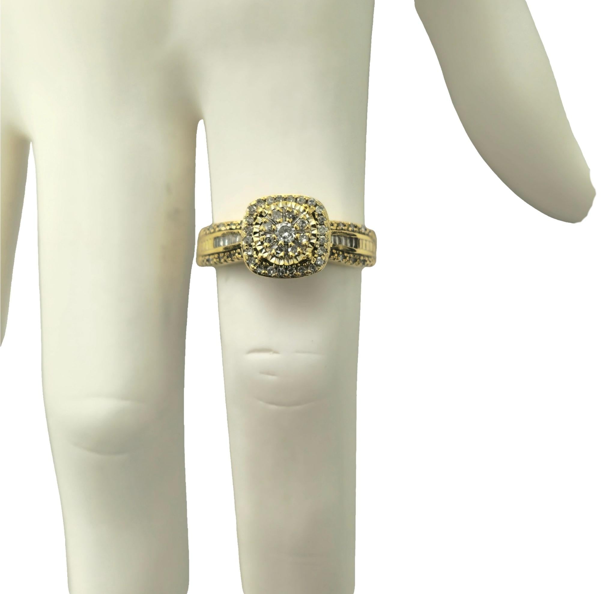 Women's 0.60 Carat Total Diamond Wedding Ring in 10k yellow Gold For Sale