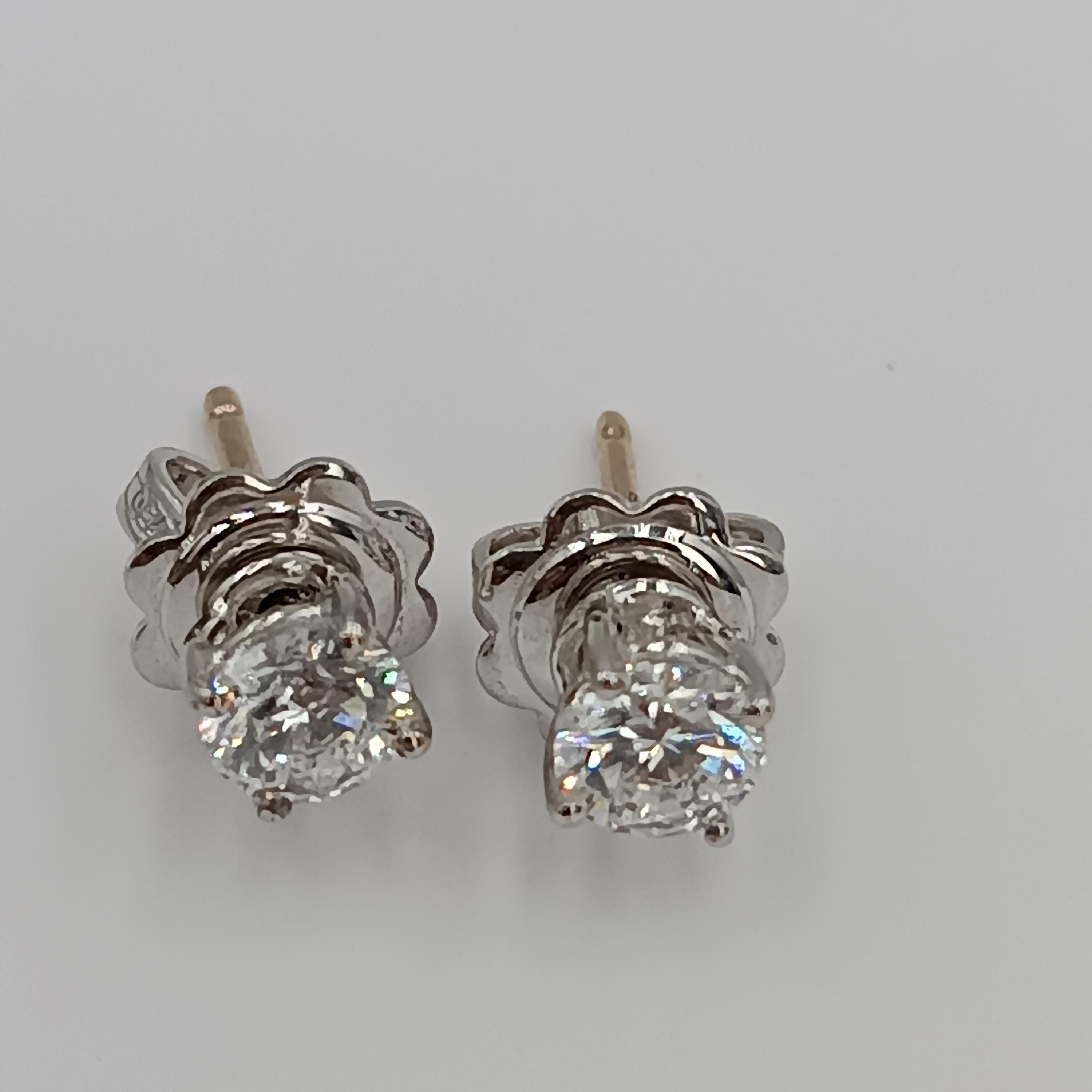 Brilliant Cut 0.60 Carat VS G Color Diamond Light Point Stud White Gold Earrings For Sale