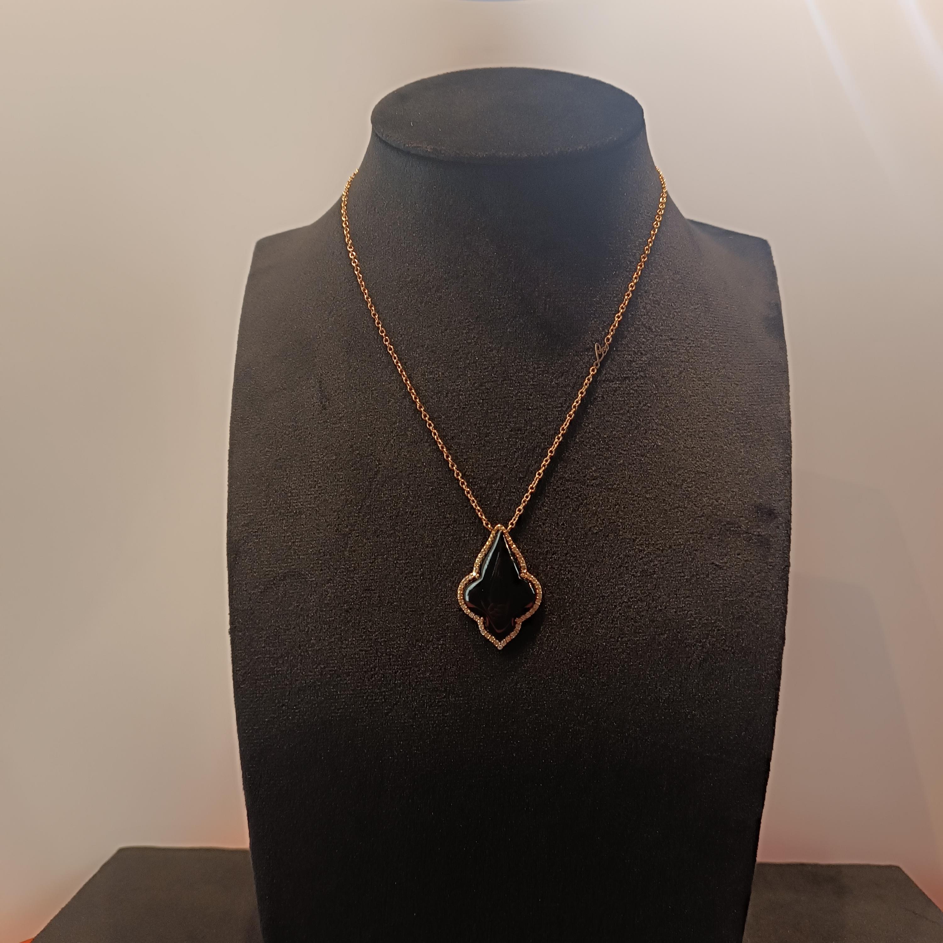 Women's or Men's 0.60 Carat Vs G Diamonds on 18 Carat Rose Gold Onyx Pendant For Sale