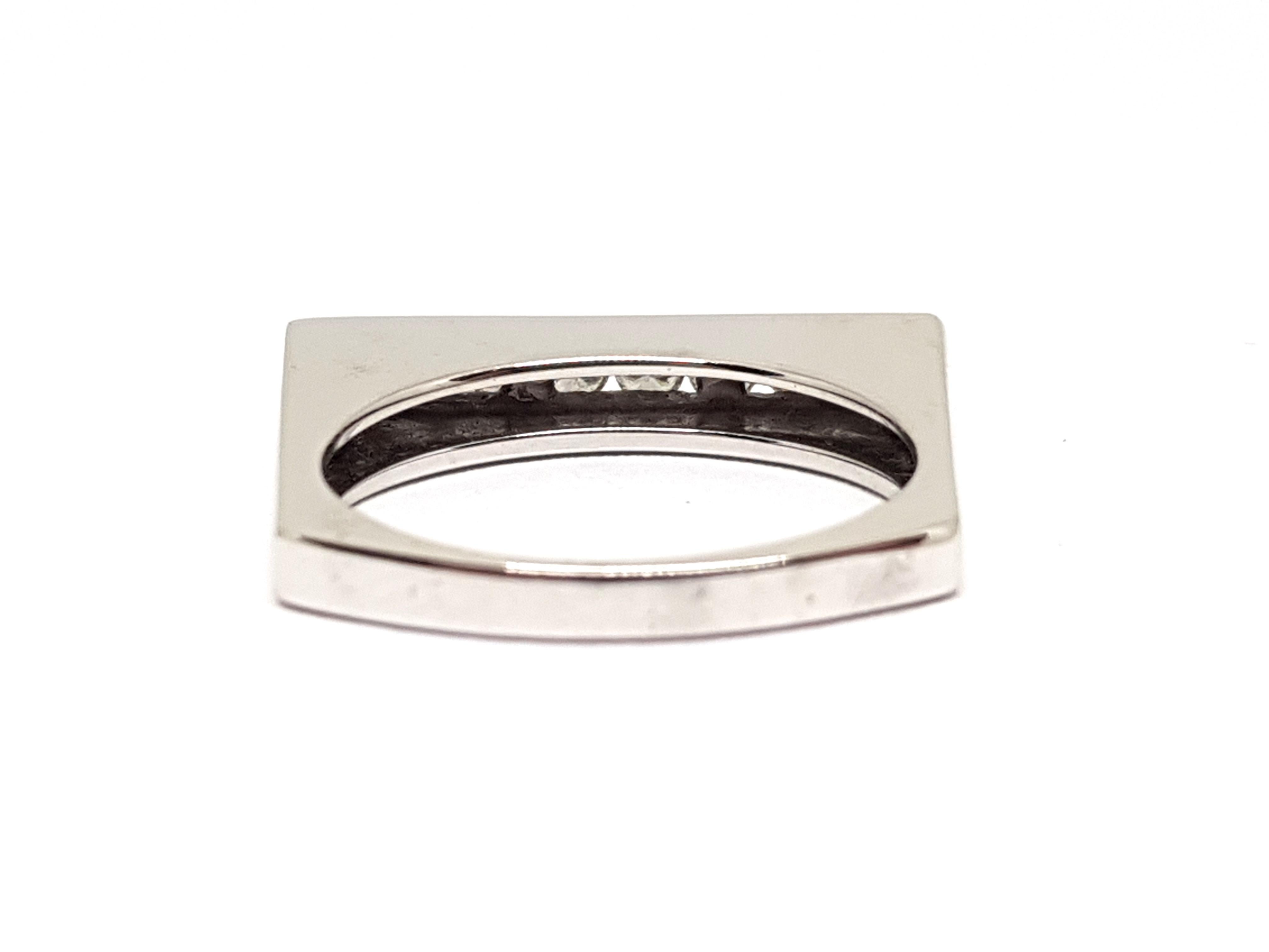 0.60 Carat White Gold Diamond Memory Ring For Sale 1