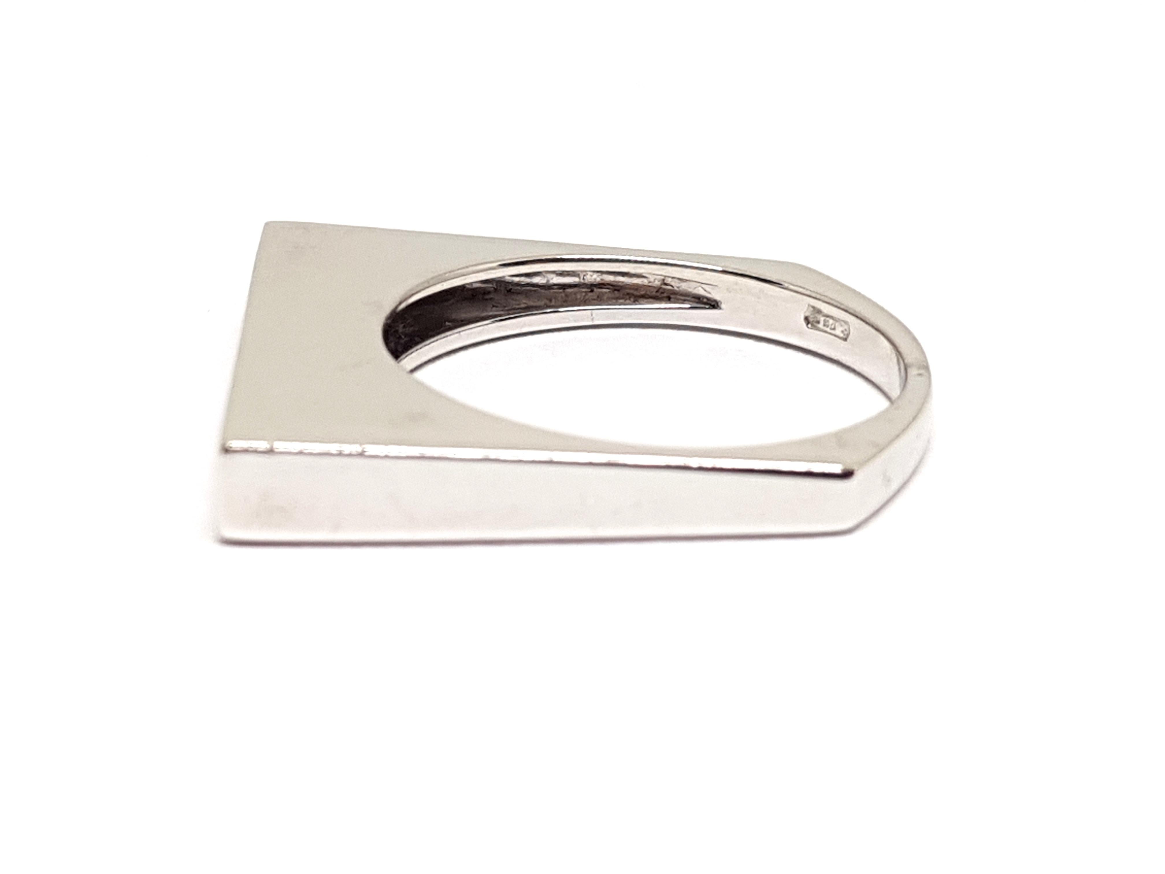 0.60 Carat White Gold Diamond Memory Ring For Sale 2