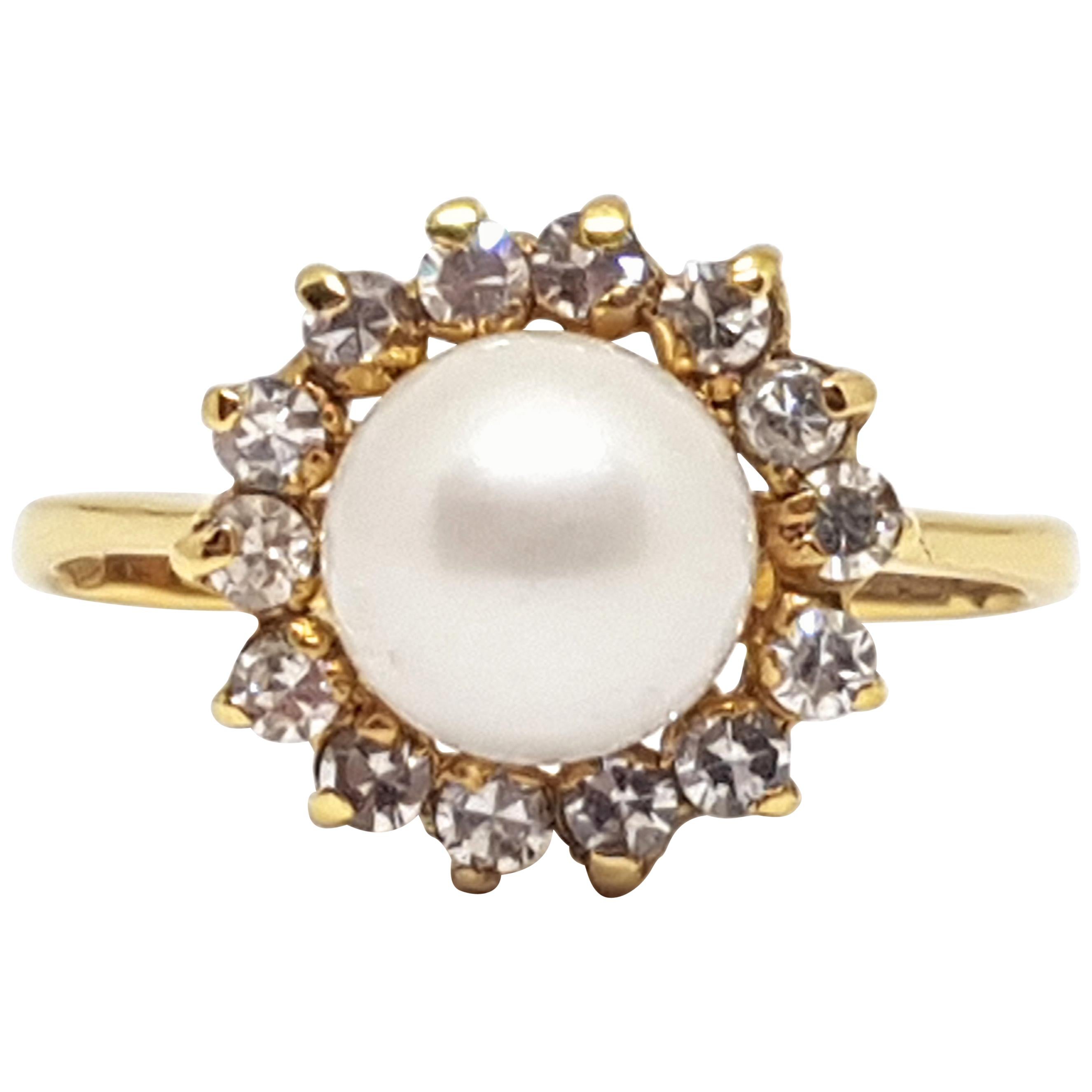 0.60 Carat Yellow Gold Diamond Pearl Ring For Sale