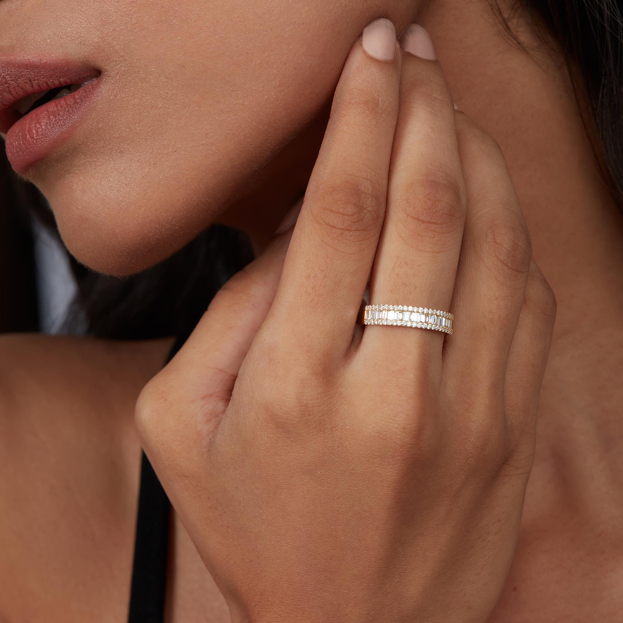 0,60 Karat Baguette & runder natürlicher Diamant Ehering, Channel Set, 14k Gold (Zeitgenössisch) im Angebot