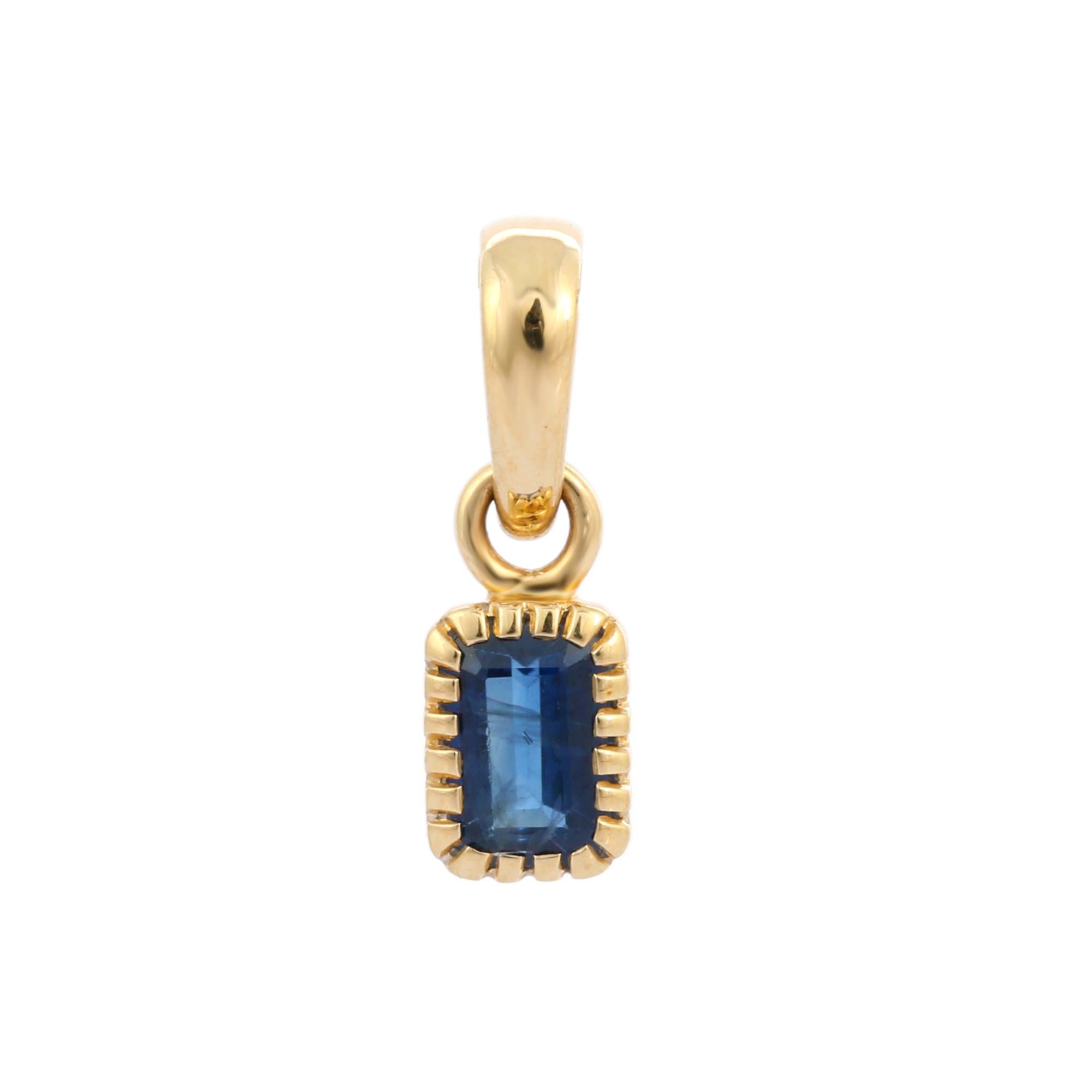 0.60 Ct Cushion Cut Blue Sapphire Pendant in 14K Yellow Gold In New Condition For Sale In Houston, TX