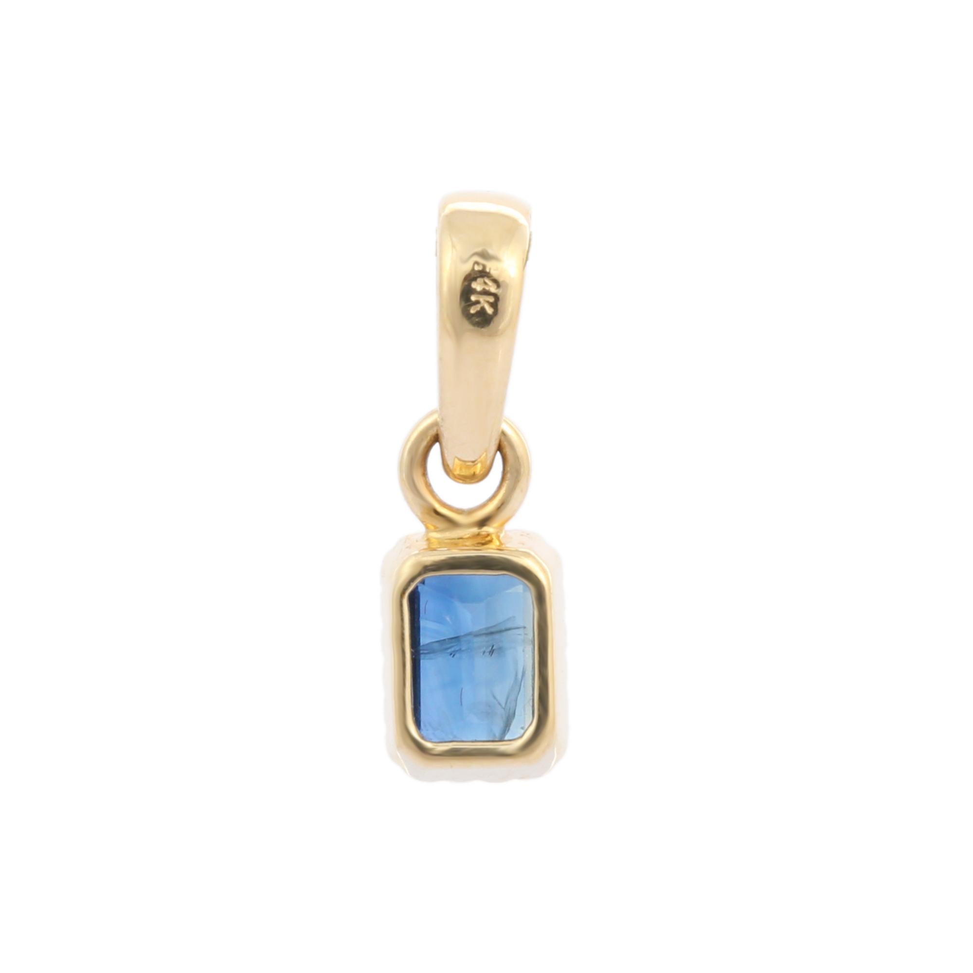 Women's or Men's 0.60 Ct Cushion Cut Blue Sapphire Pendant in 14K Yellow Gold For Sale
