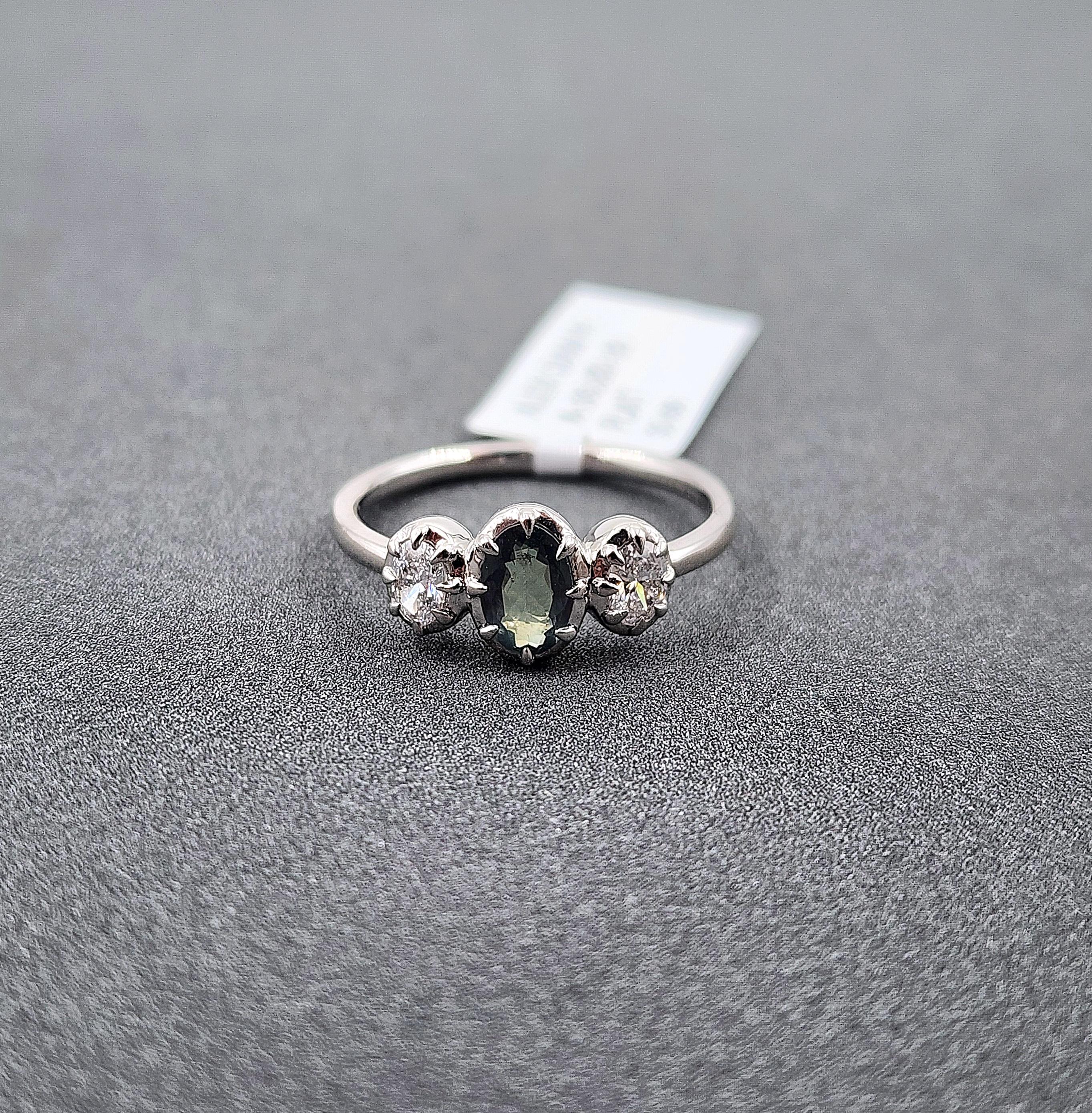 0,60 ct Natürlicher Alexandrit & Diamant Ring - Platin im Zustand „Neu“ im Angebot in Chicago, IL