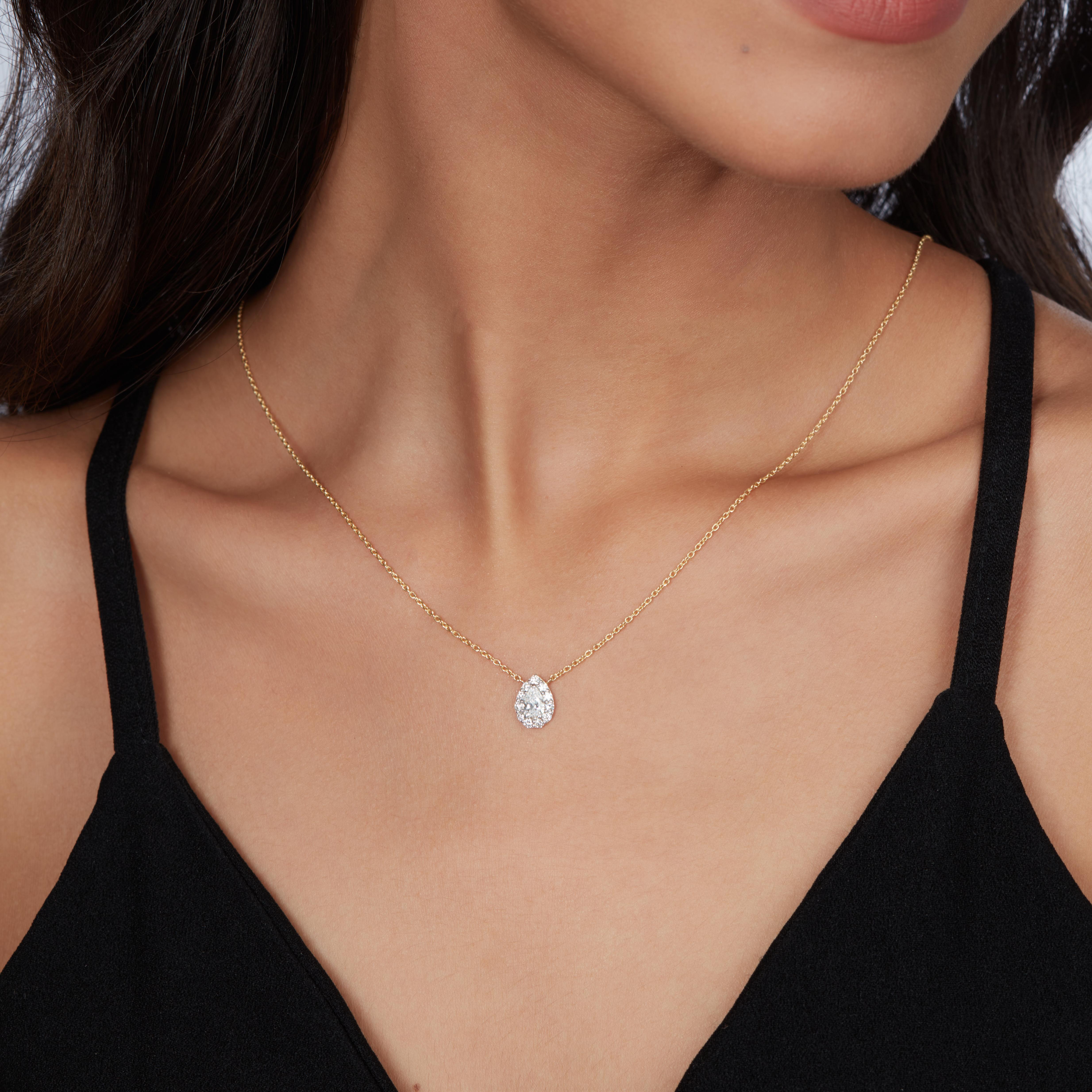 Contemporain 0.60 CT Collier pendentif halo en or 14K avec diamant naturel taillé en poire, couleur VS F en vente