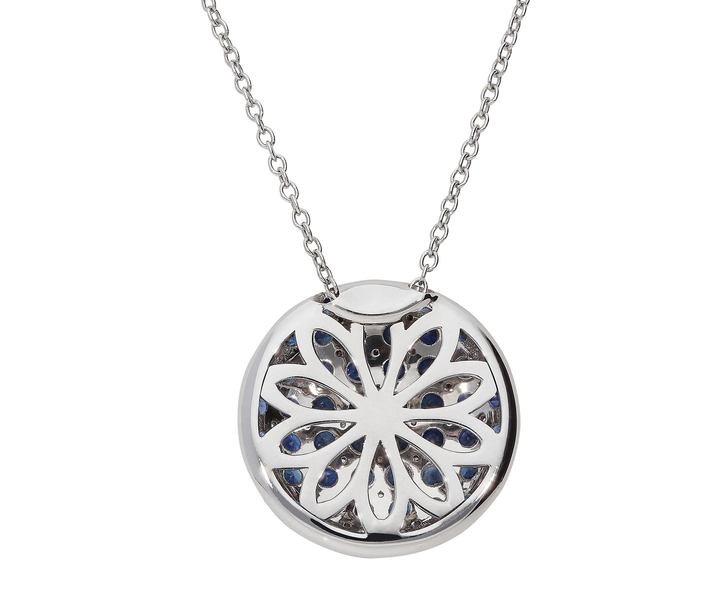 Round Cut 0.60 White GVS Diamonds 4.83 Blue Sapphires 18 Karat Gold Dome Circle Necklace For Sale