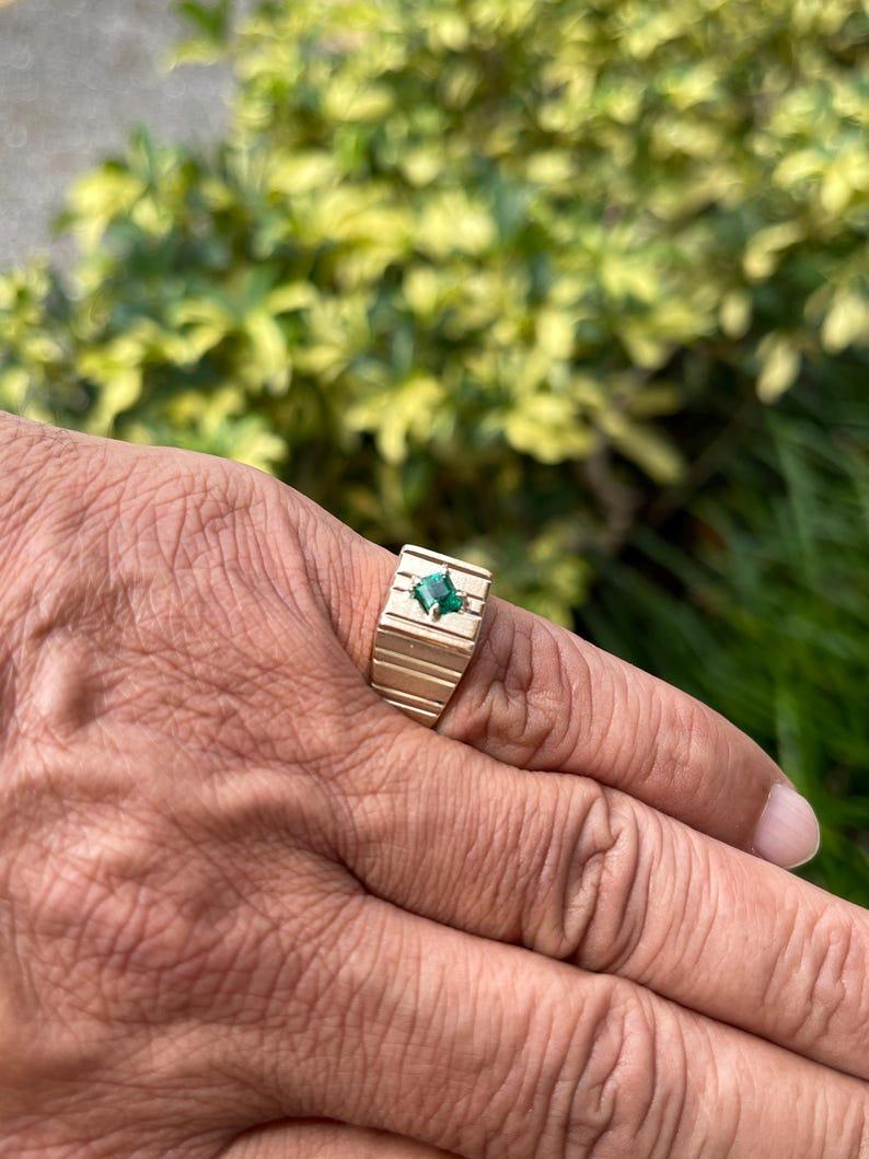 0.60ct 14K Rich Green Emerald Solitaire Men's Ring Emerald Cut 4 Prong Gold 585 In New Condition For Sale In Jupiter, FL