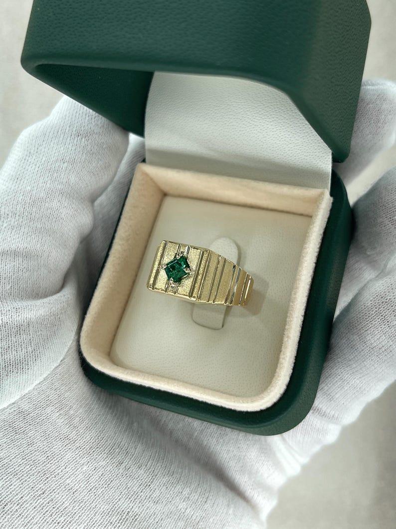 0.60ct 14K Rich Green Emerald Solitaire Men's Ring Emerald Cut 4 Prong Gold 585 For Sale 3