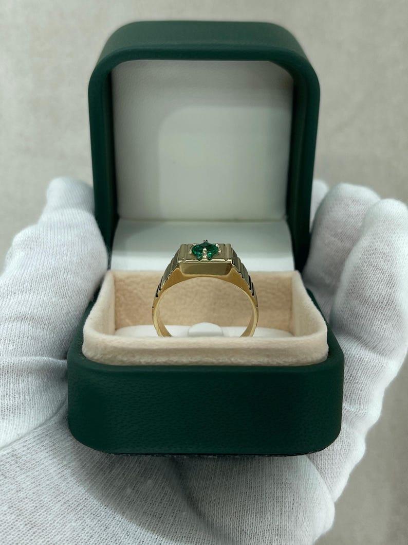 0.60ct 14K Rich Green Emerald Solitaire Men's Ring Emerald Cut 4 Prong Gold 585 For Sale 5