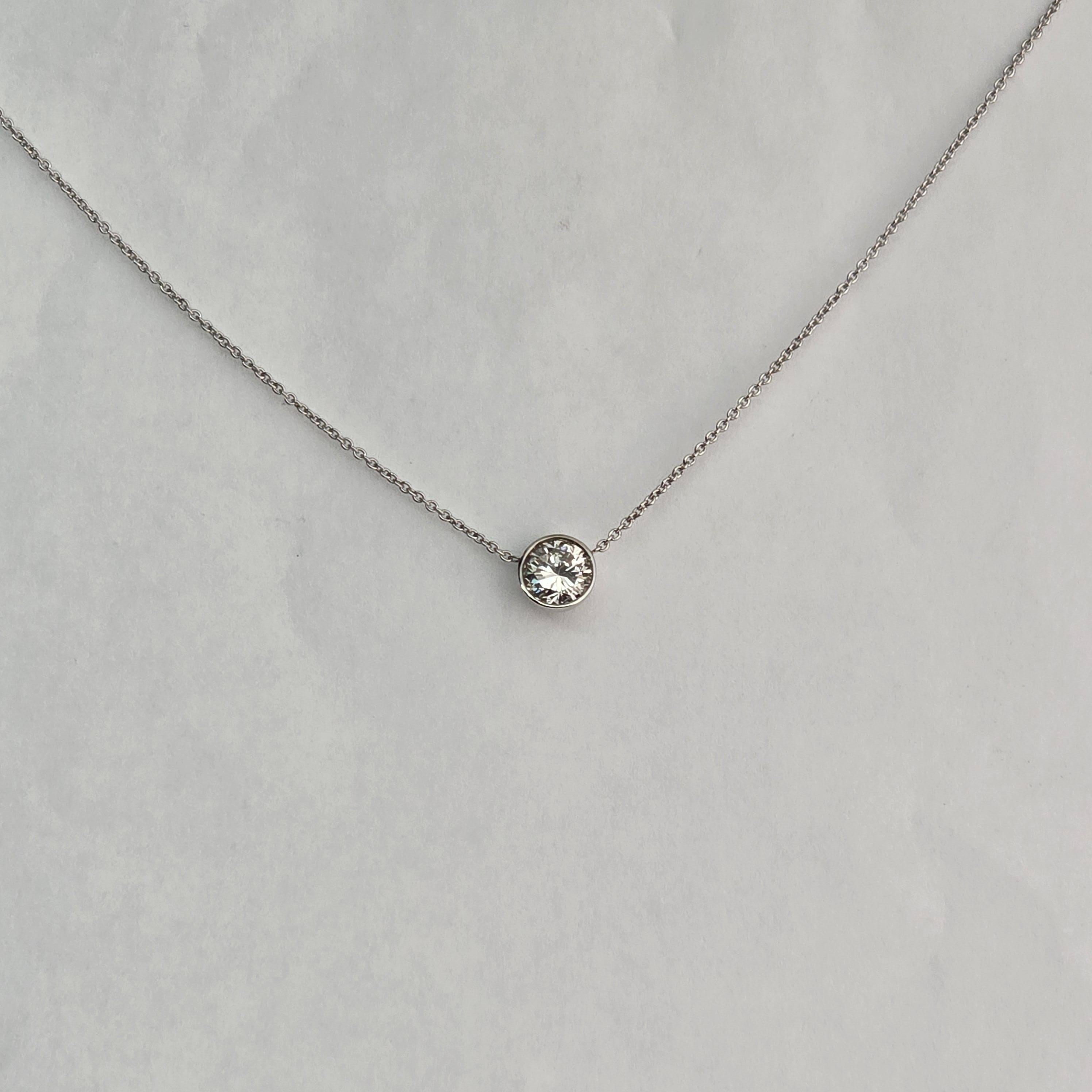 0,60ct Bezel Set Diamant-Anhänger Halskette 14KT im Angebot 2