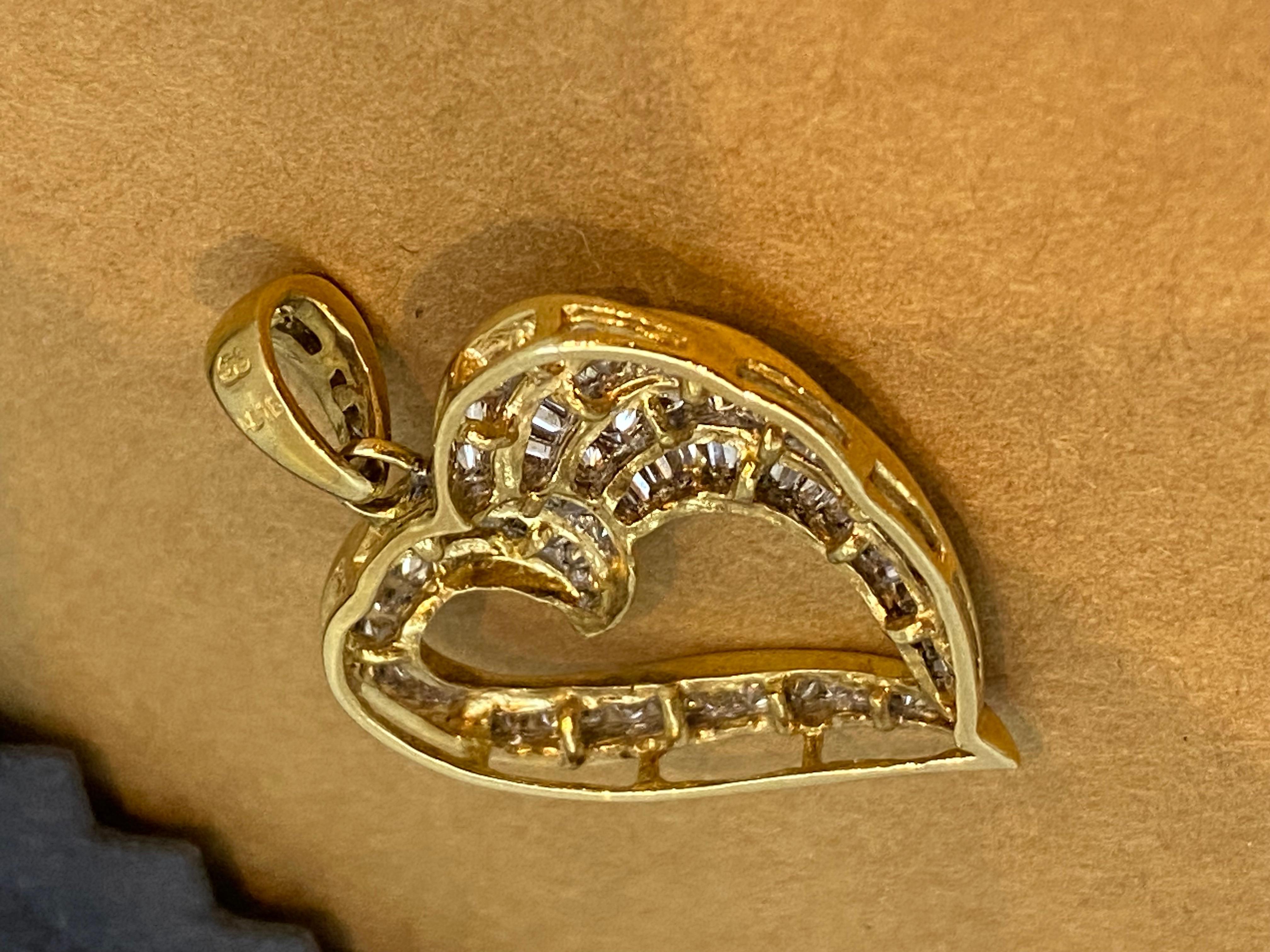 0.60ct Diamond (Baguette & Round) Heart-Shaped Vintage Pendant in 9K Yellow Gold For Sale 1