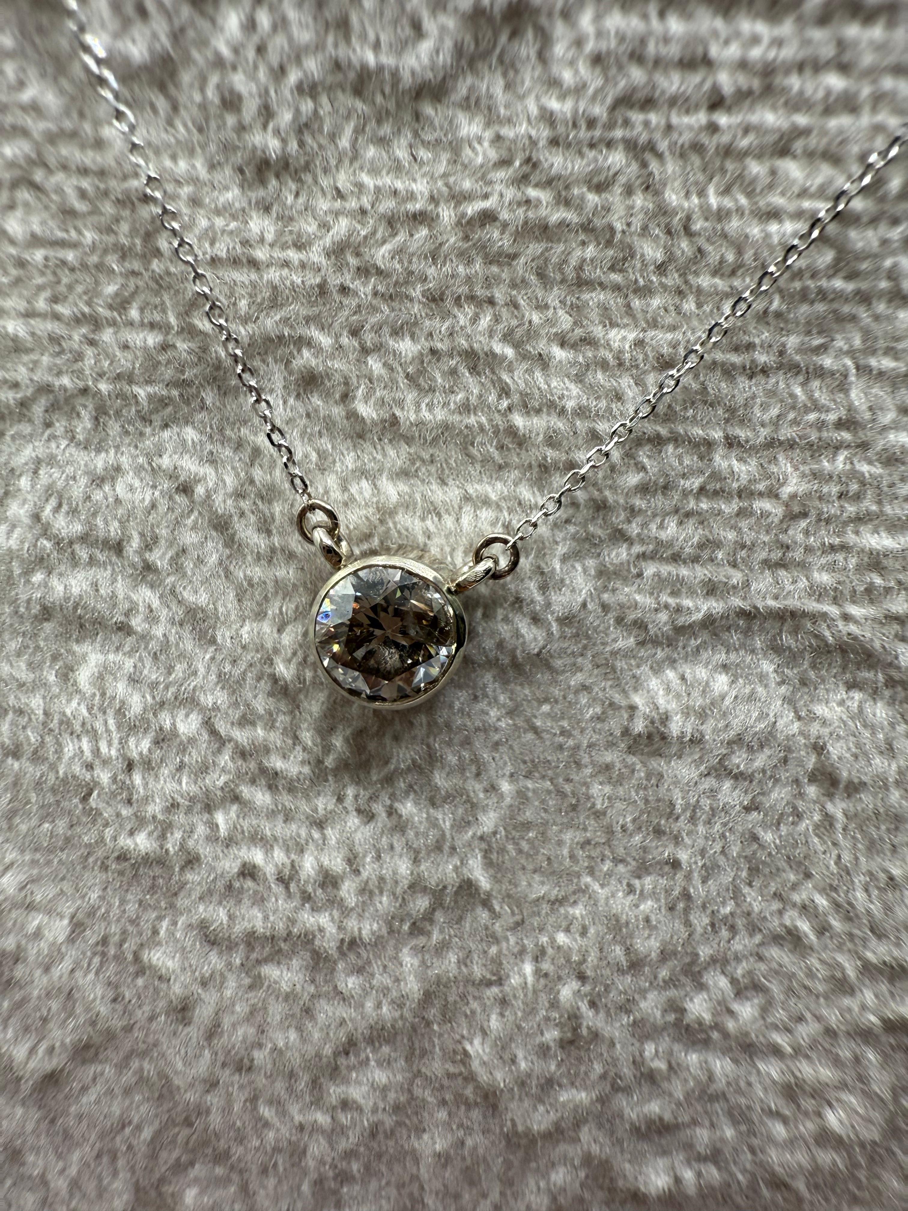 0,60ct Diamond Lünette Anhänger Halskette 14KT 16