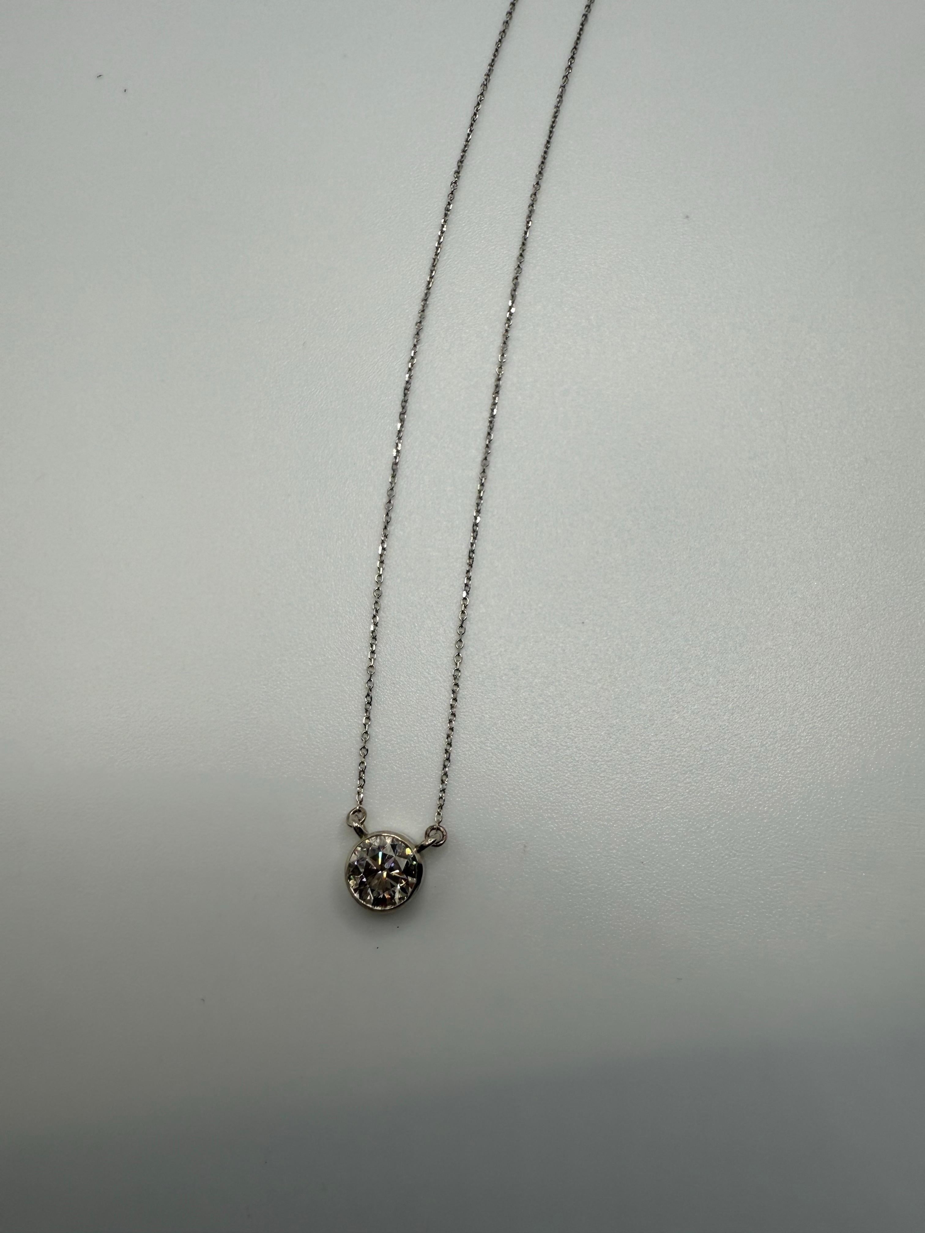 0,60ct Diamond Lünette Anhänger Halskette 14KT 16