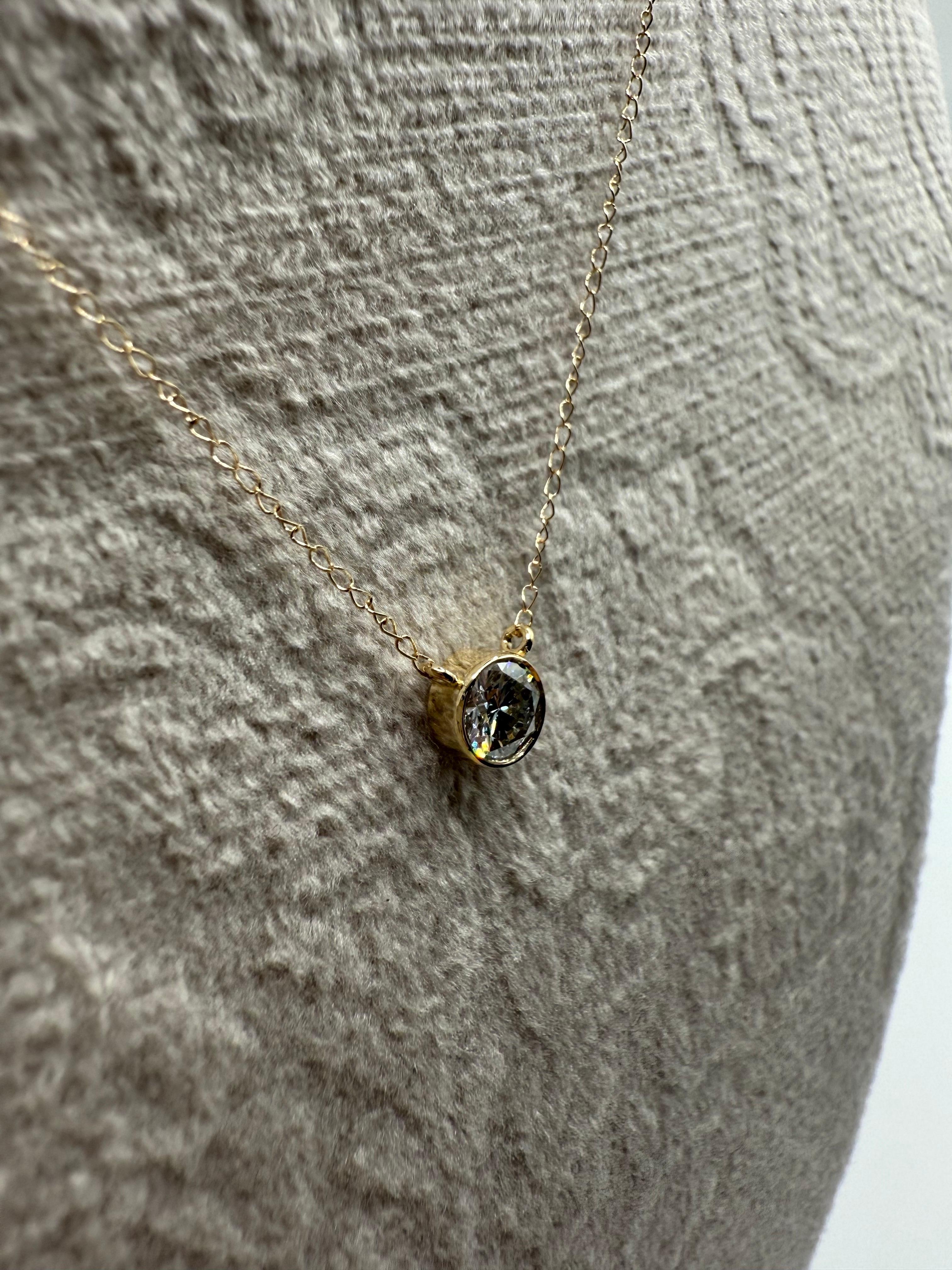 0,60ct Diamond Bezel Set Anhänger Halskette 14KT Gold 18