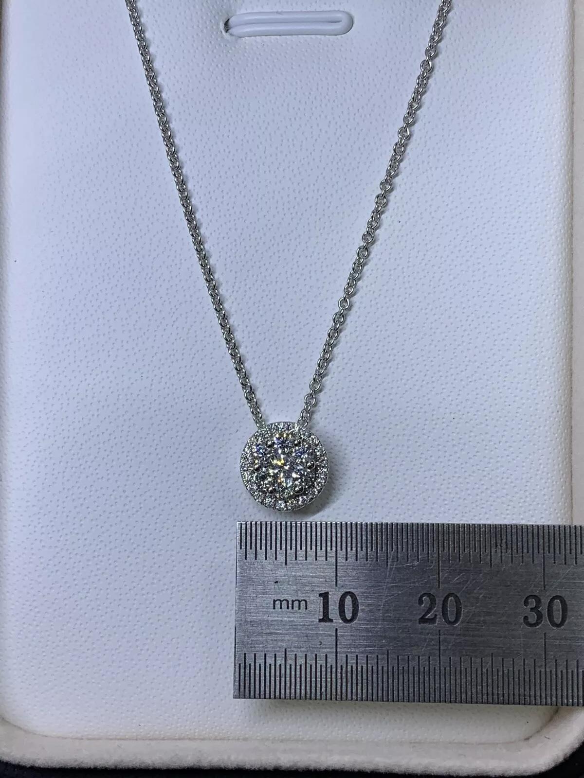 0.60ct Diamond halo pendant necklace invisible in 18k white gold. In New Condition For Sale In London, GB