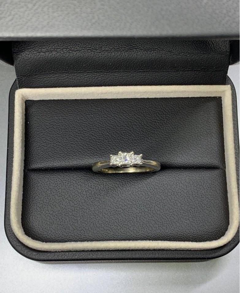 Art Deco 0.60ct Diamond princess cut trilogy engagement ring 18ct white gold For Sale
