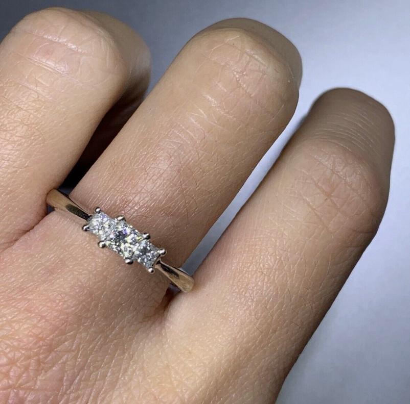 Princess Cut 0.60ct Diamond princess cut trilogy engagement ring 18ct white gold For Sale