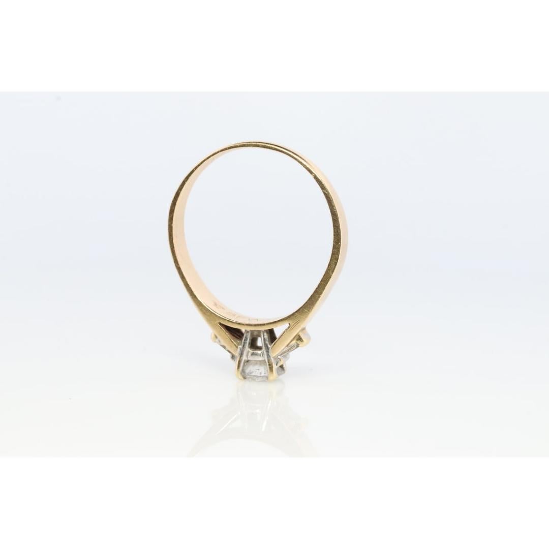 0.60ct Diamond Solitaire 14k ring with baguette accents. Wedding band Engagement In Good Condition For Sale In Port Charlotte, FL