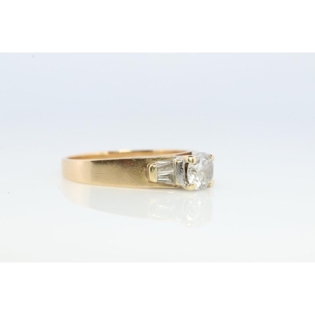 0.60ct Diamond Solitaire 14k ring with baguette accents. Wedding band Engagement For Sale 4
