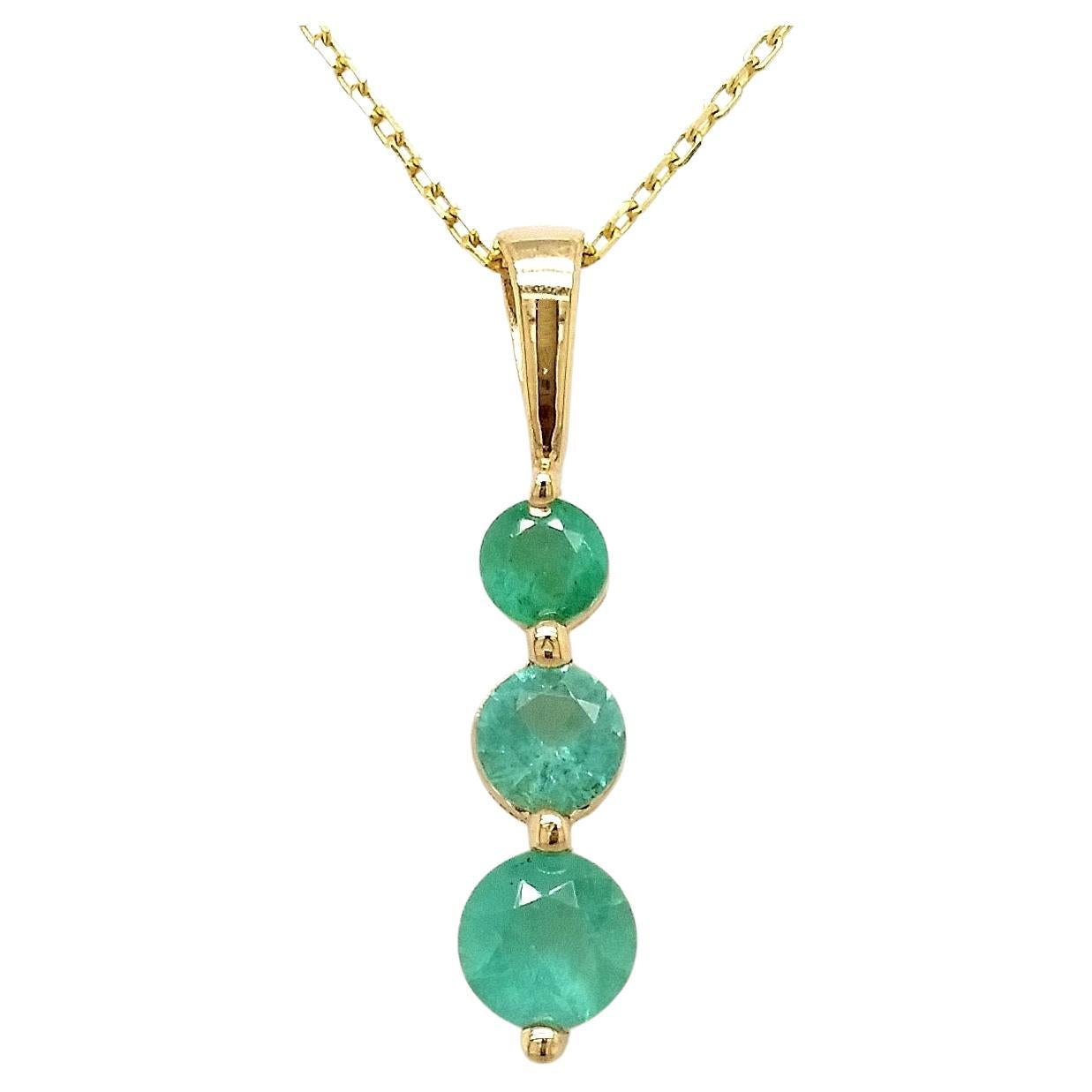 Emerald stone locket deals