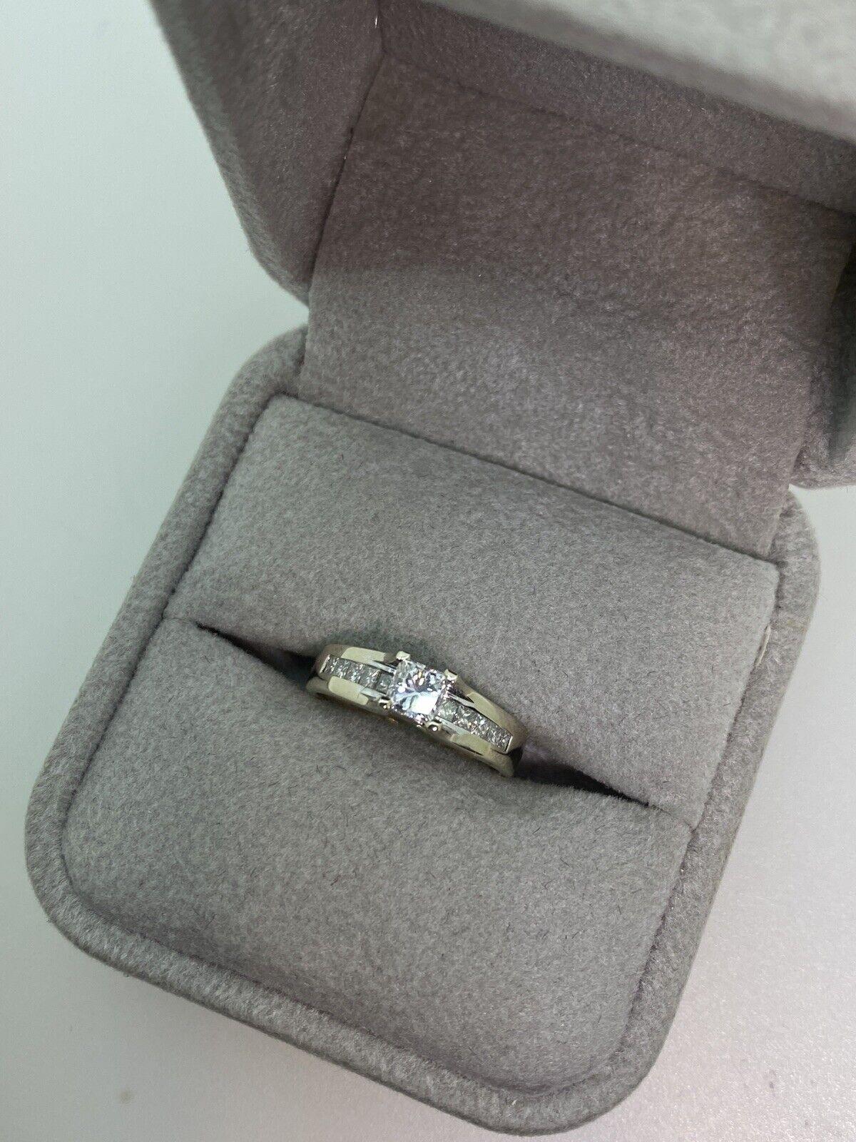 0.60ct Princess Cut Diamond (F/VS) Ring in 18K White Gold. Valued at $5250! In Excellent Condition For Sale In MELBOURNE, AU