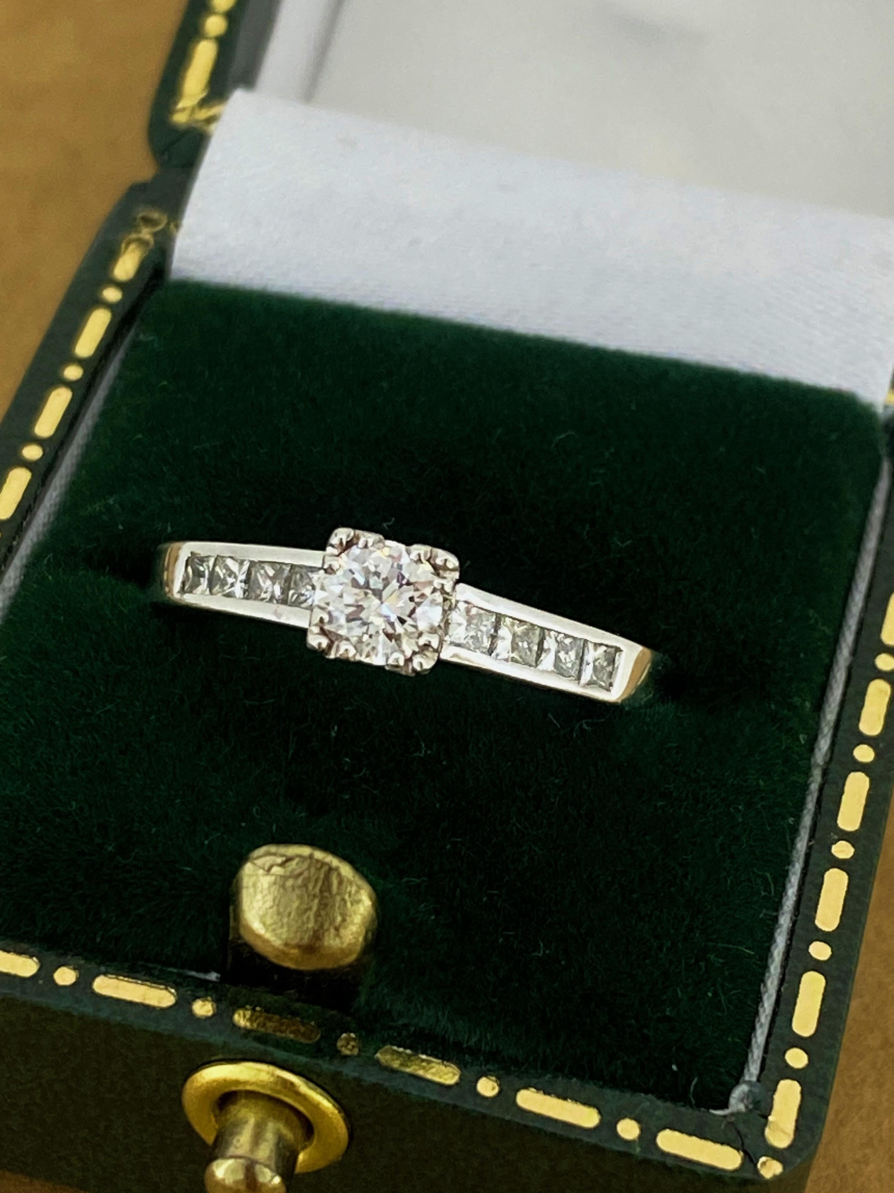 Modern 0.60ct Solitaire with Accents Diamond Engagement Ring in 18K White Gold For Sale