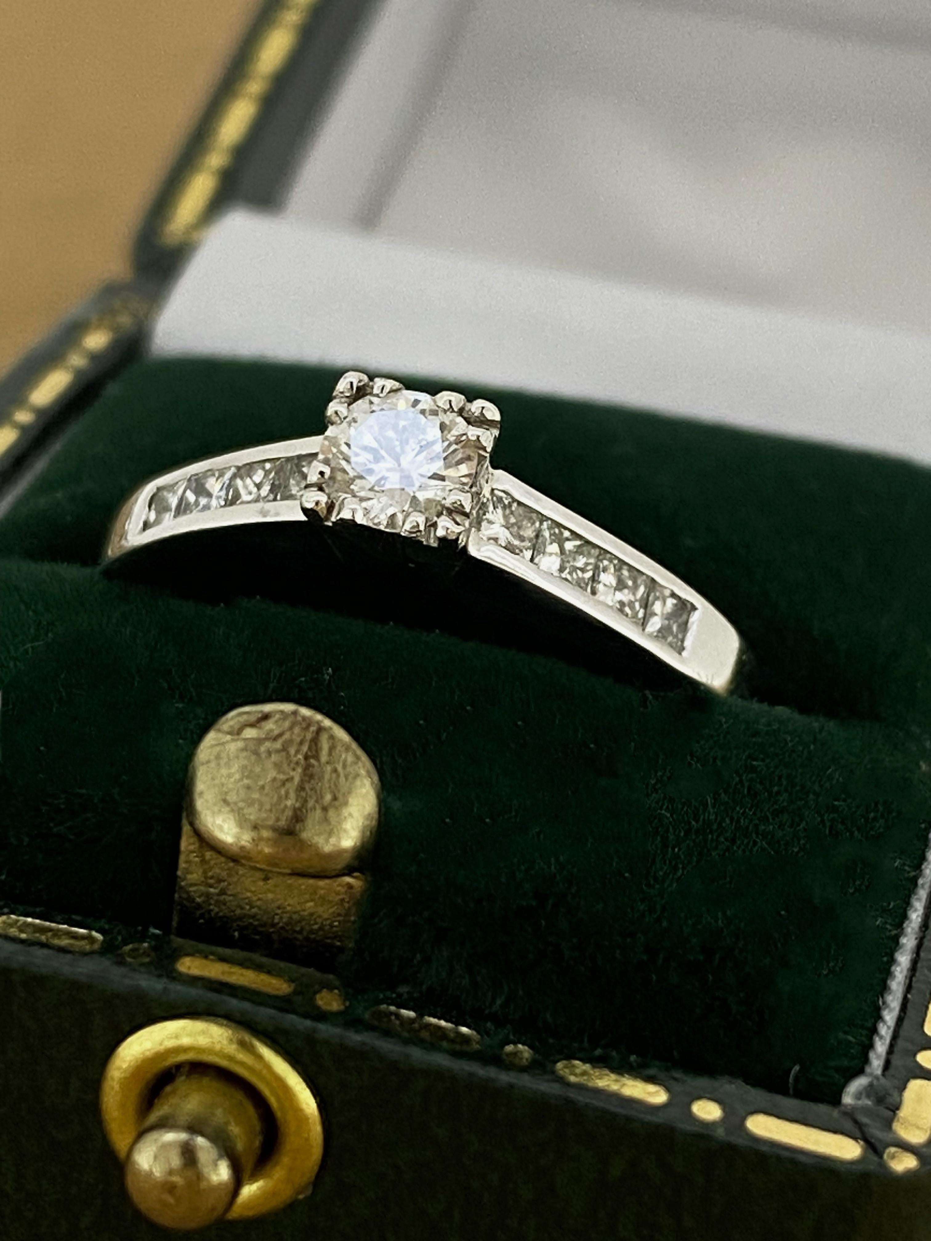 Princess Cut 0.60ct Solitaire with Accents Diamond Engagement Ring in 18K White Gold For Sale